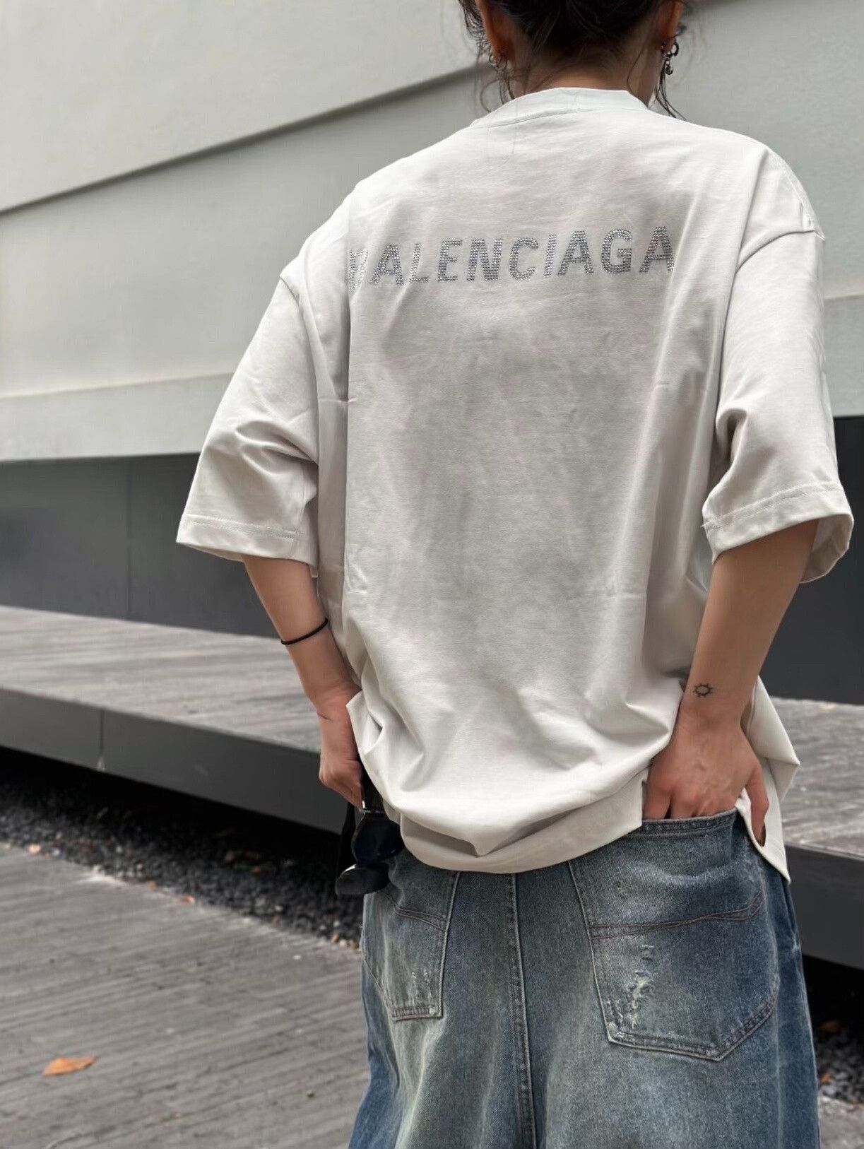 Balenciaga Balenciaga SS23 White Short Sleeve Logo Tee Size US XS / EU 42 / 0 - 7 Thumbnail