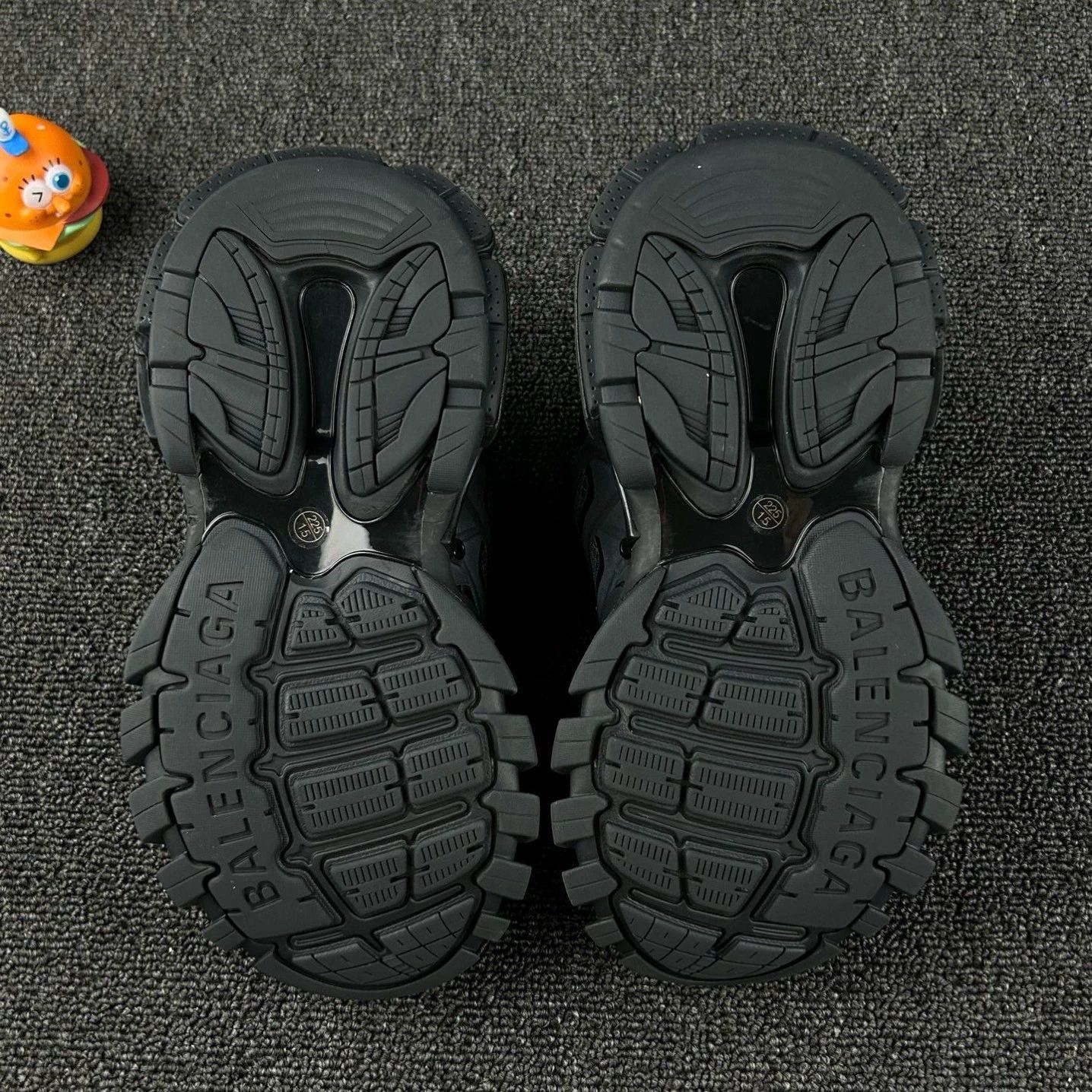 Balenciaga balenciaga black sports shoes for women Size US 5 / IT 35 - 6 Thumbnail