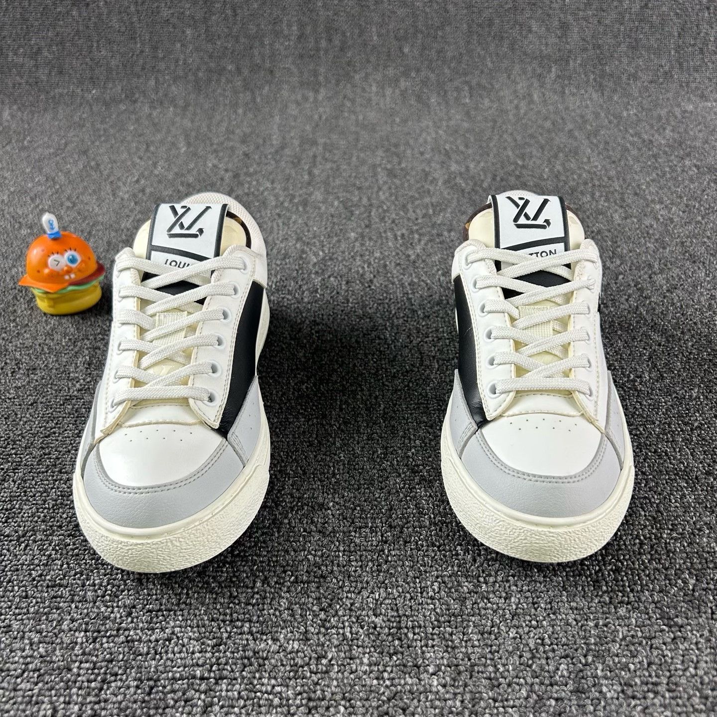 Louis Vuitton Louis Vuitton White Misaligned Sneakers Size 35 Size US 5 / IT 35 - 2 Thumbnail