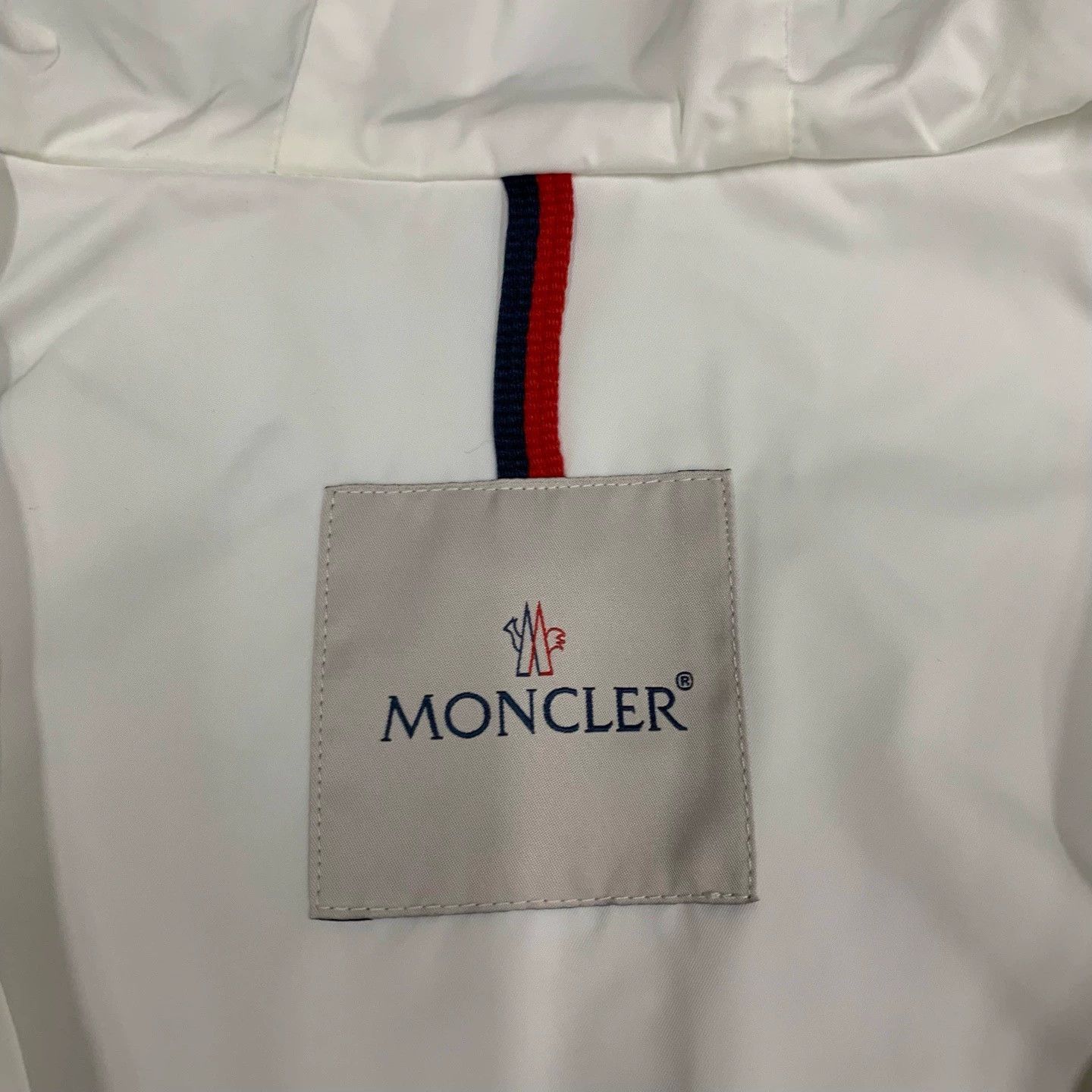Moncler moncler white long windbreaker coat size 1 Size M / US 6-8 / IT 42-44 - 4 Thumbnail