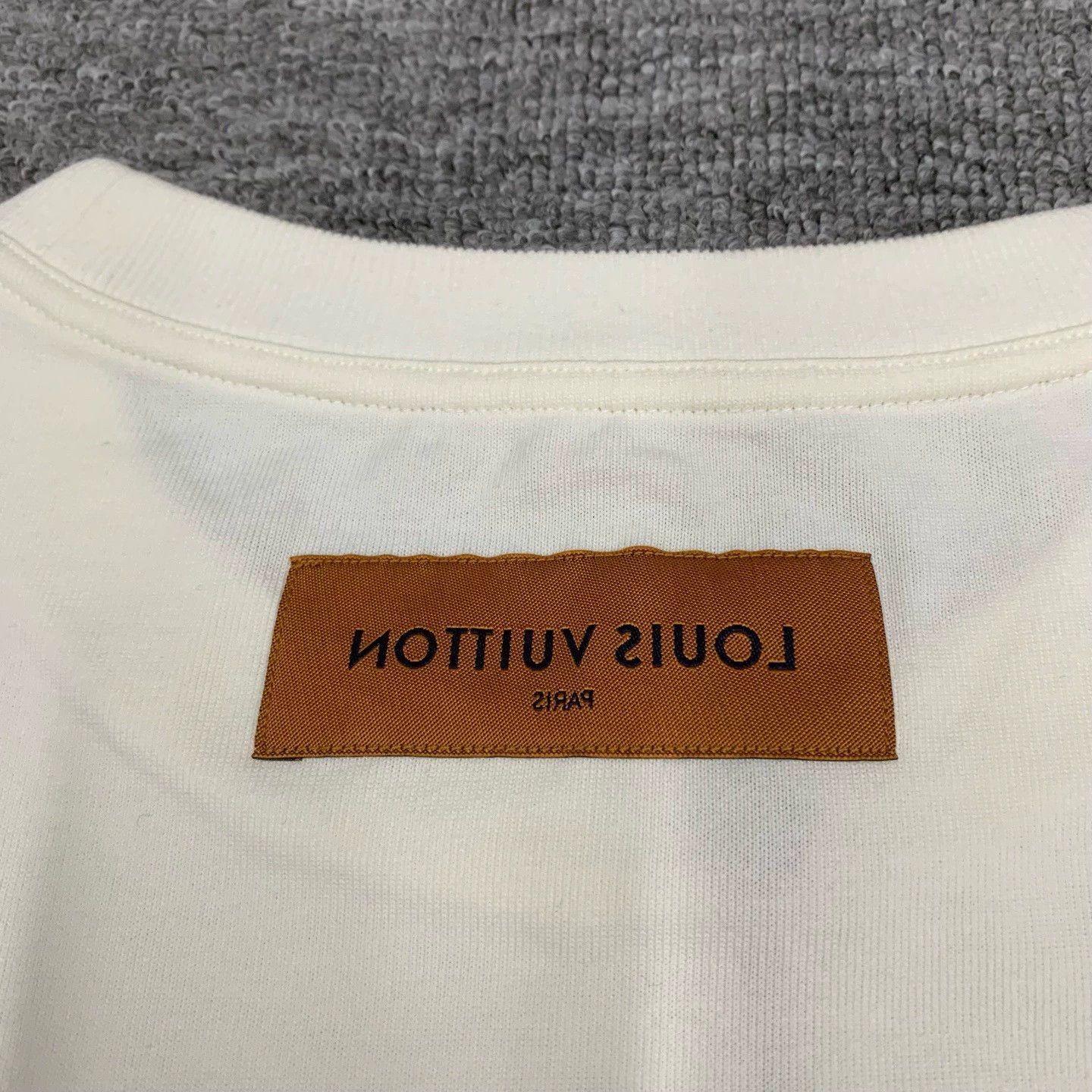 Louis Vuitton LV White Short Sleeve Shirt for Men Size US M / EU 48-50 / 2 - 8 Thumbnail