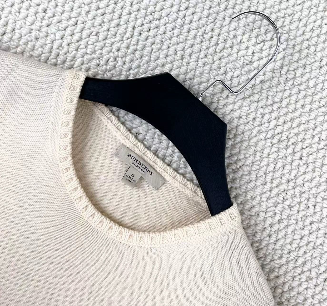 Burberry beige short sleeve wool knit top Size S / US 4 / IT 40 - 3 Thumbnail