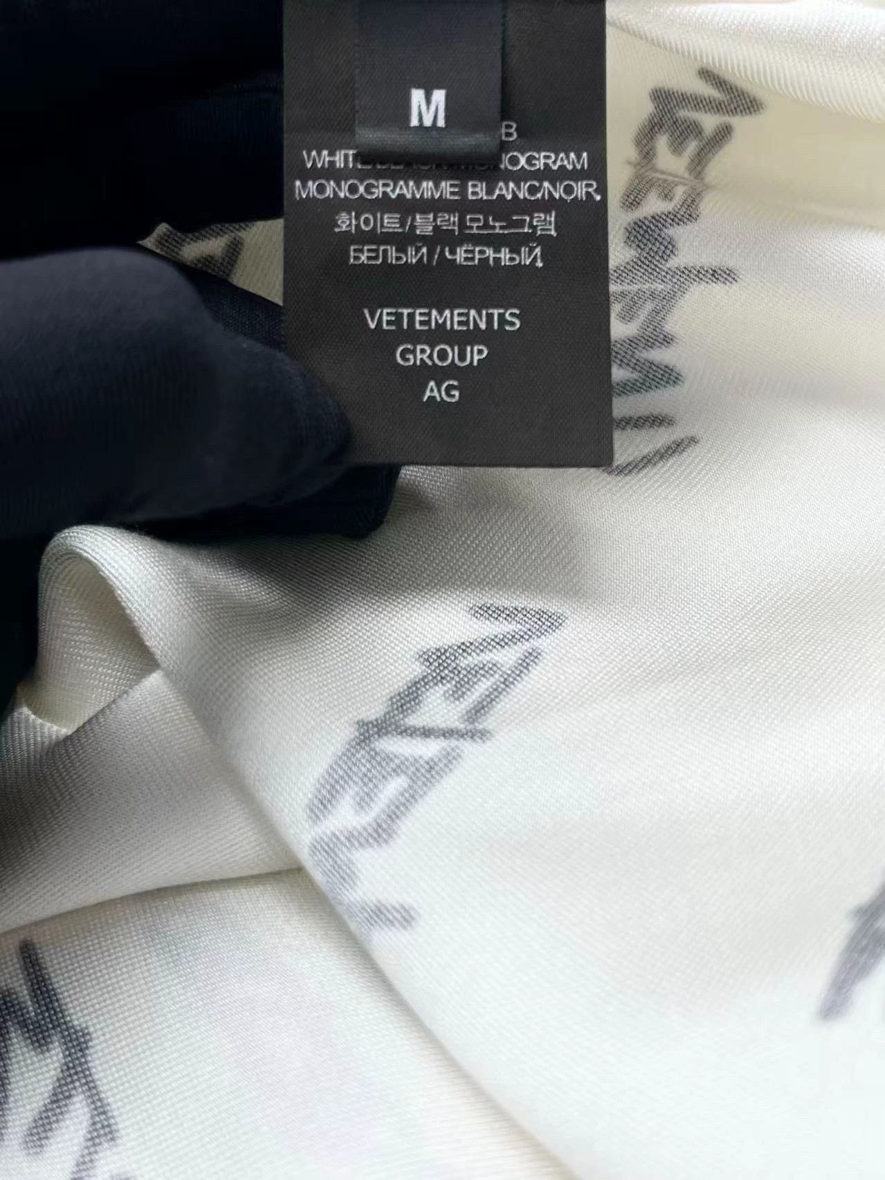 Vetements vetements white logo print short sleeve shirt Size US M / EU 48-50 / 2 - 6 Thumbnail