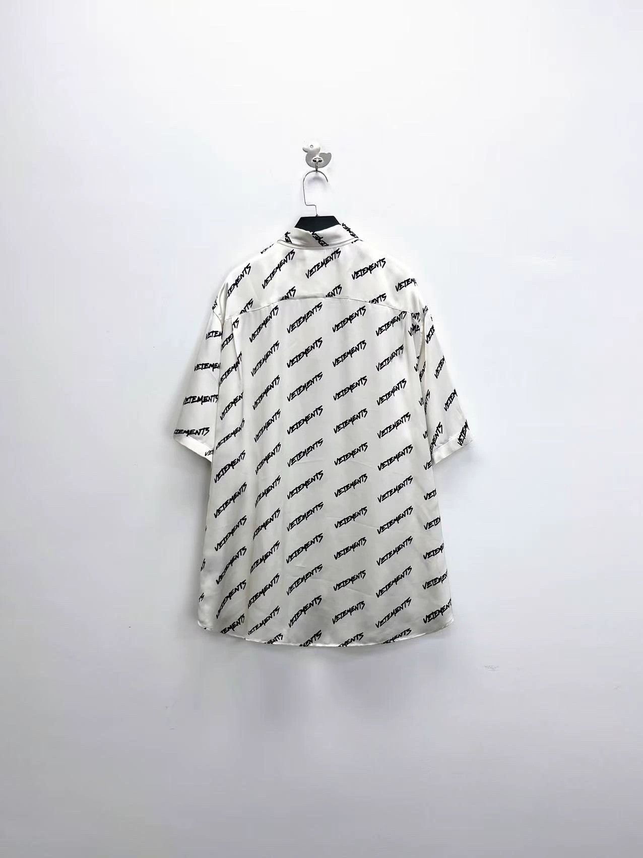 Vetements vetements white logo print short sleeve shirt Size US M / EU 48-50 / 2 - 2 Thumbnail