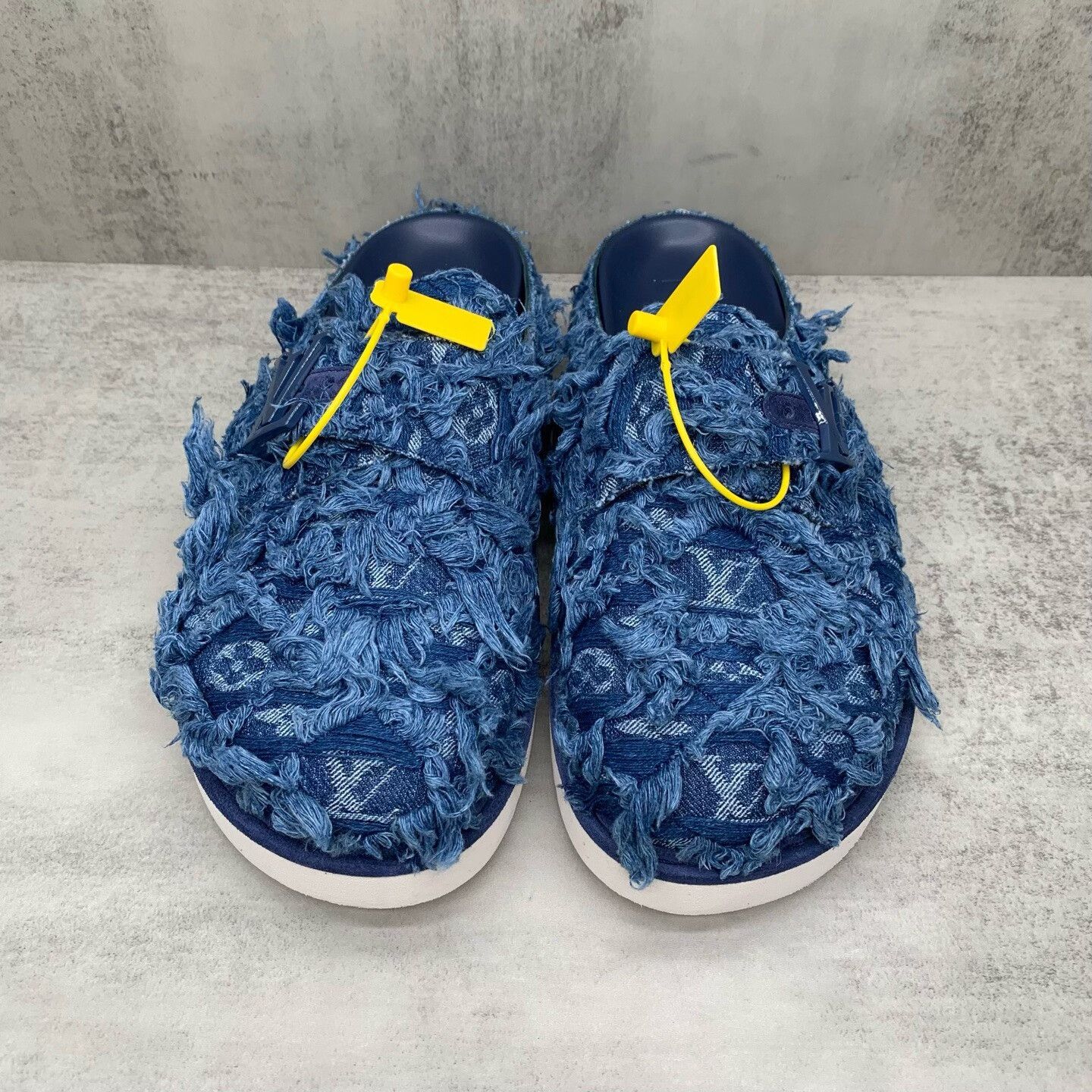 Louis Vuitton louis vuitton blue floral pattern clogs Size US 10 / EU 43 - 4 Thumbnail