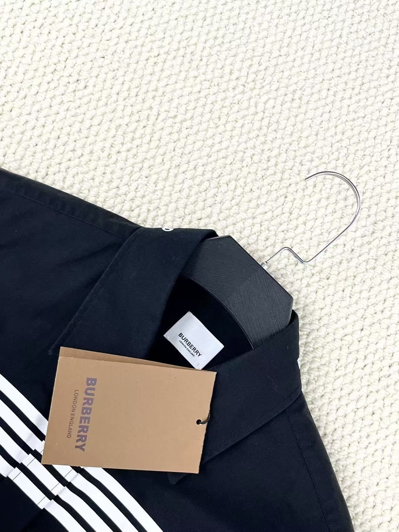 Burberry burberry black long sleeve shirt with logo Size US L / EU 52-54 / 3 - 3 Thumbnail