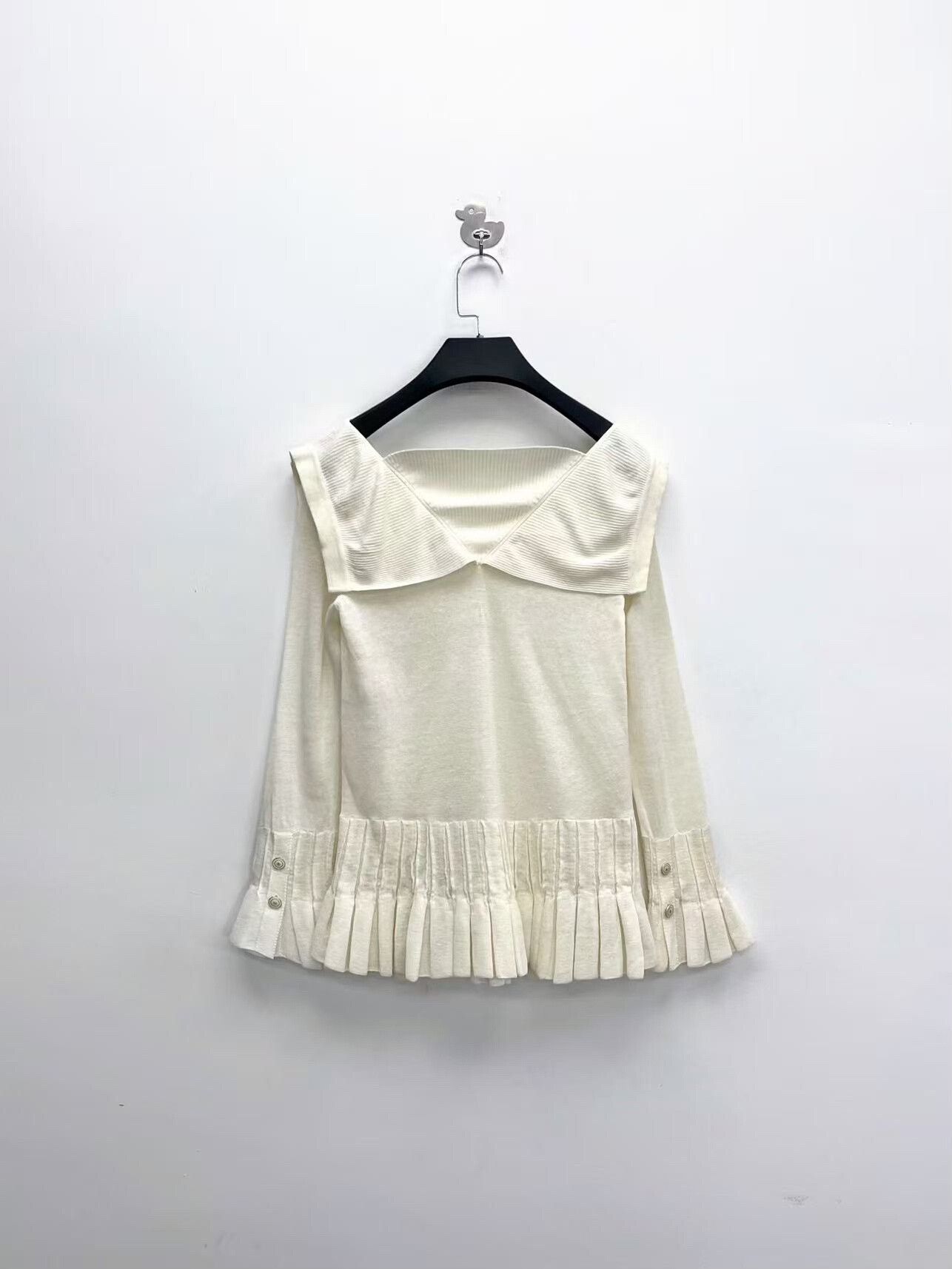 Chanel Chanel Beige School Style Knit Dress Size XS / US 0-2 / IT 36-38 - 2 Thumbnail