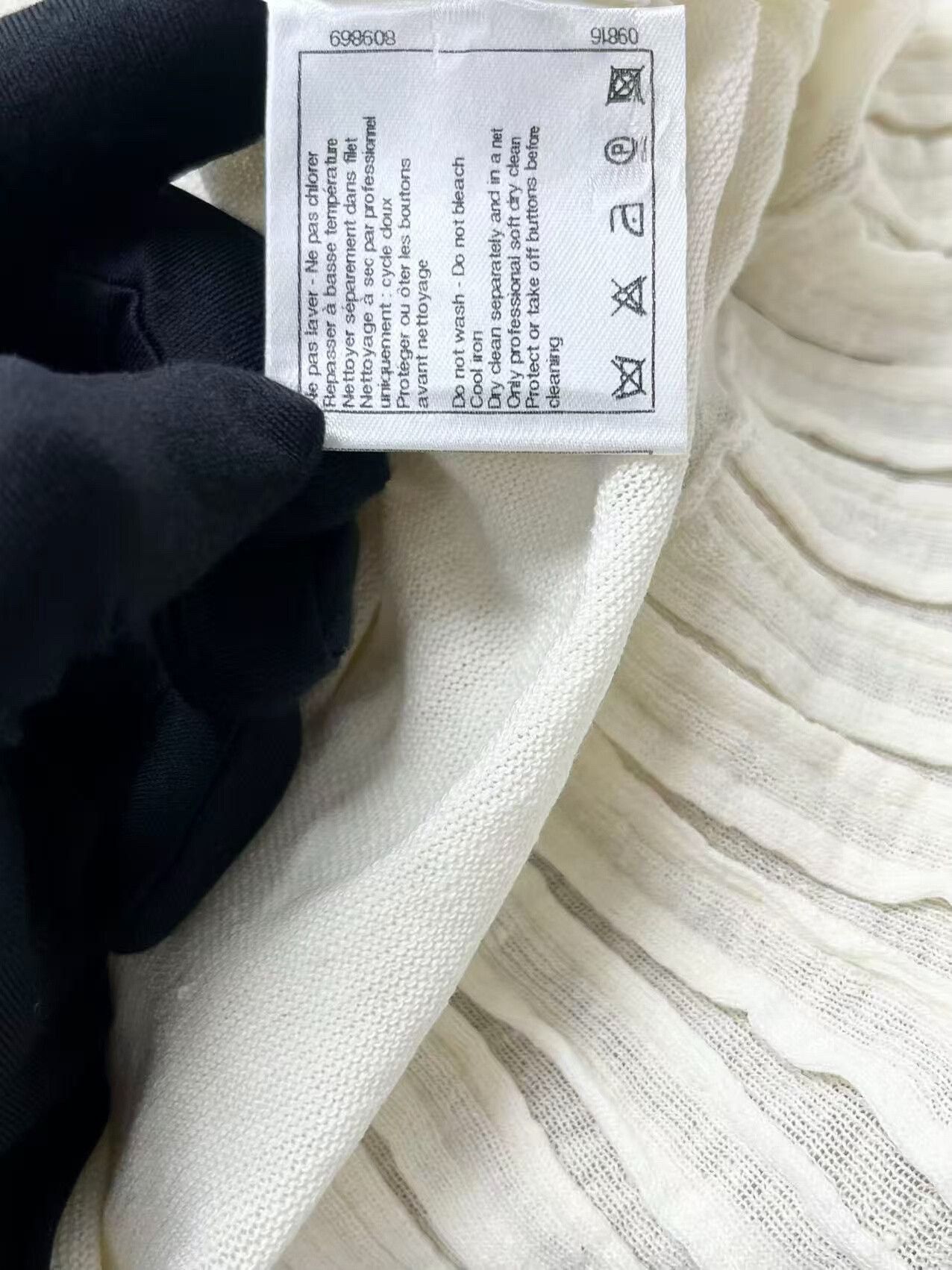 Chanel Chanel Beige School Style Knit Dress Size XS / US 0-2 / IT 36-38 - 5 Thumbnail