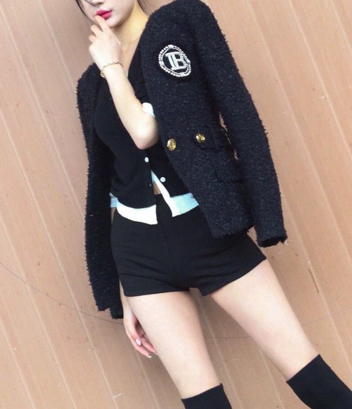 Balmain black logo blazer with gold buttons Size L / US 10 / IT 46 - 4 Thumbnail