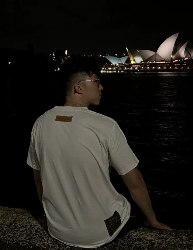 Louis Vuitton louis vuitton white short sleeve t-shirt Size US M / EU 48-50 / 2 - 5 Thumbnail