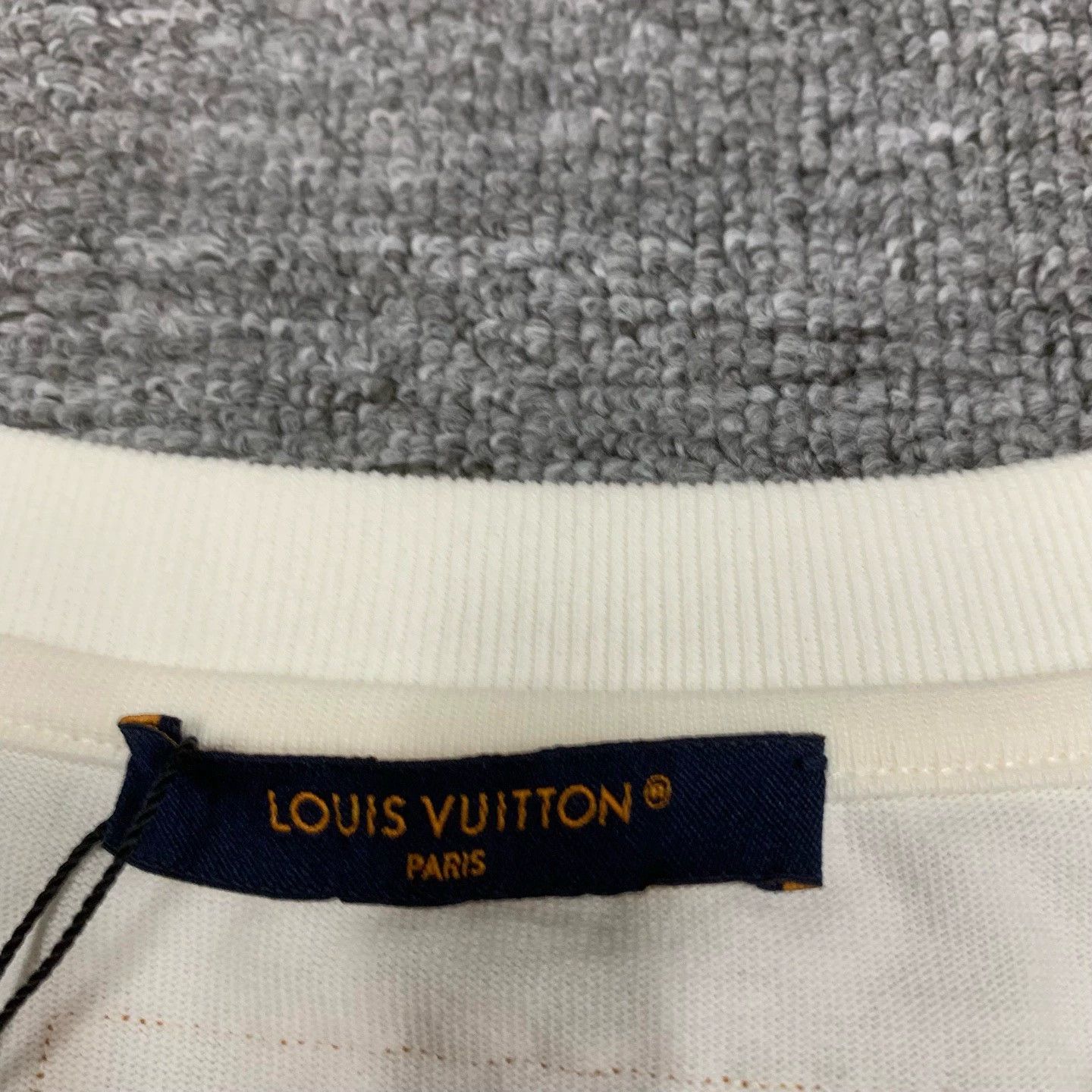 Louis Vuitton louis vuitton white short sleeve t-shirt Size US M / EU 48-50 / 2 - 6 Thumbnail