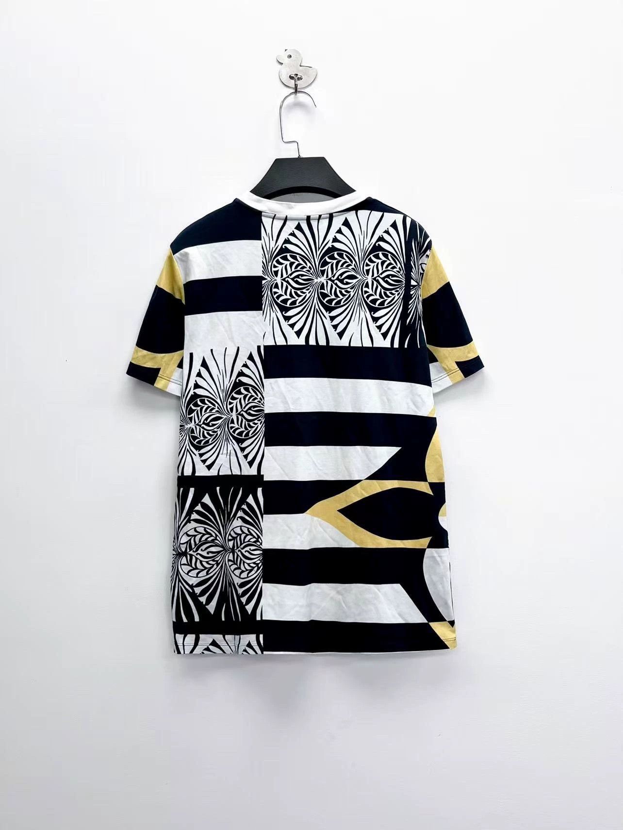 Louis Vuitton louis vuitton color block logo short sleeve shirt Size US S / EU 44-46 / 1 - 2 Thumbnail