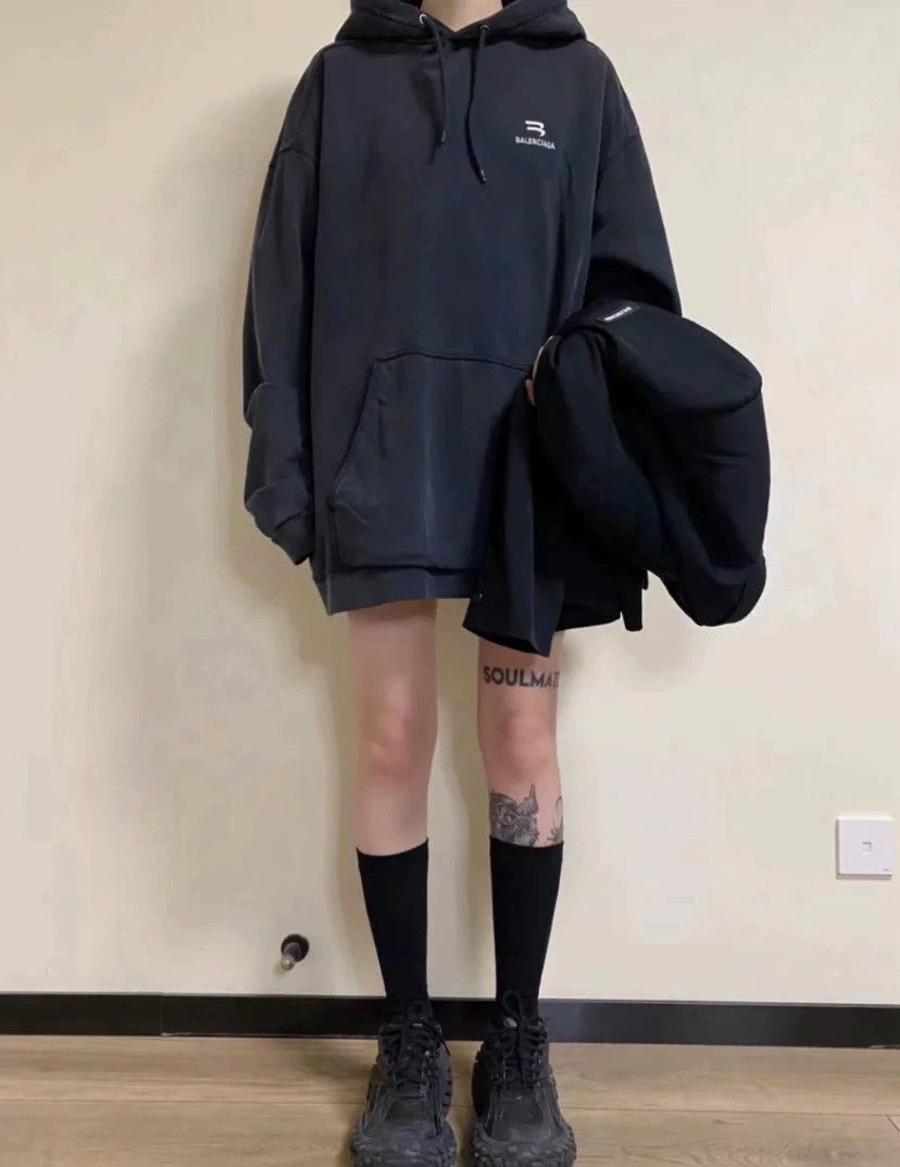 Balenciaga balenciaga black double logo hoodie sweatshirt Size US S / EU 44-46 / 1 - 4 Thumbnail