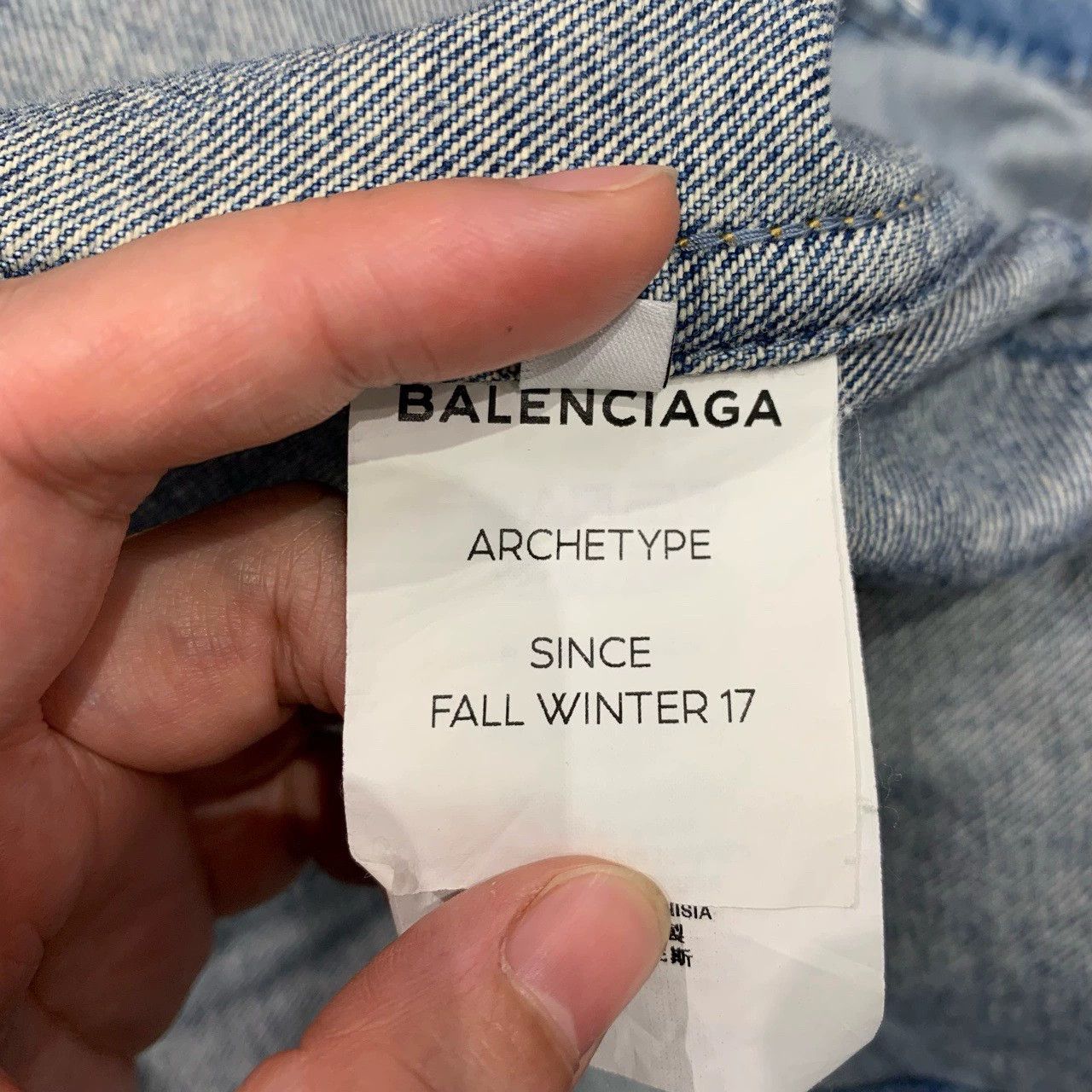 Balenciaga balenciaga embroidered denim jacket size 46 Size US L / EU 52-54 / 3 - 7 Thumbnail
