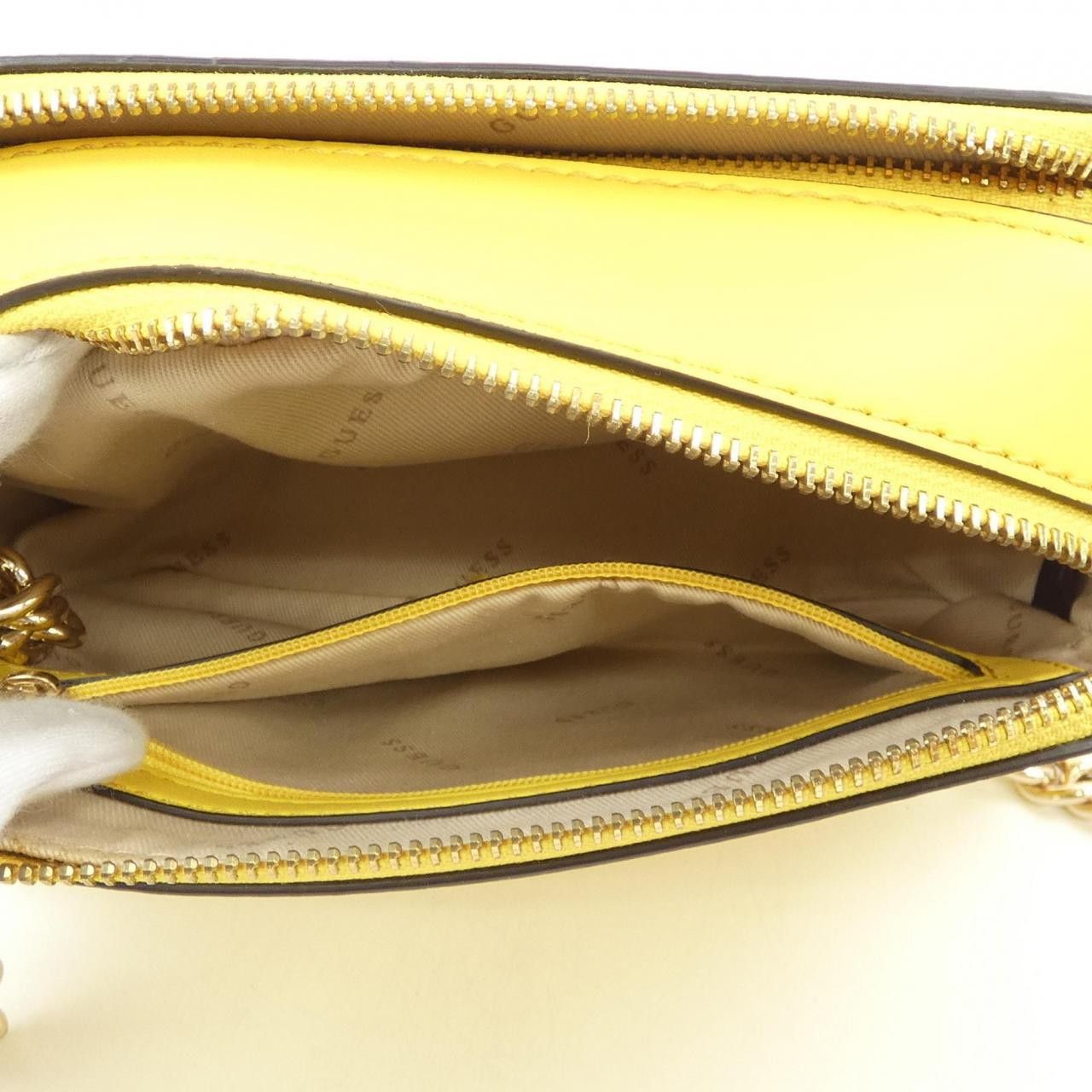 Other Other Guess Bag Others Crossbody Bag DUTY FREE for USA Size ONE SIZE - 7 Thumbnail