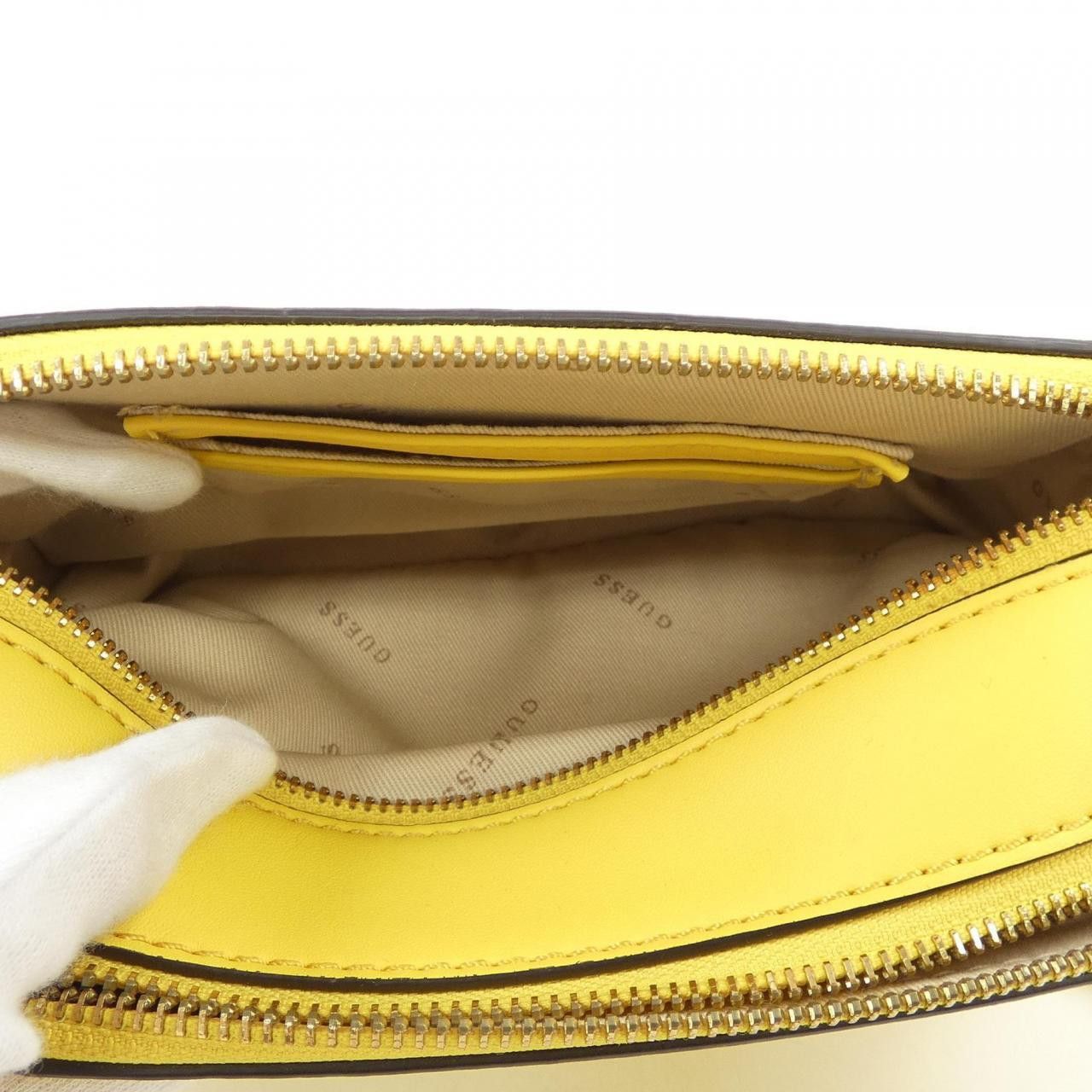 Other Other Guess Bag Others Crossbody Bag DUTY FREE for USA Size ONE SIZE - 6 Thumbnail
