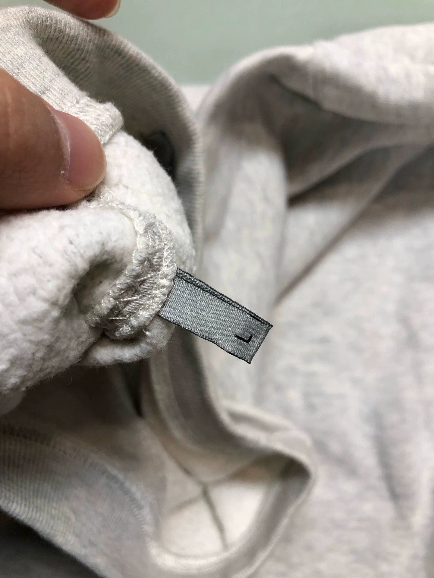 Dior gray dior logo sweatshirt in size large Size US L / EU 52-54 / 3 - 4 Thumbnail