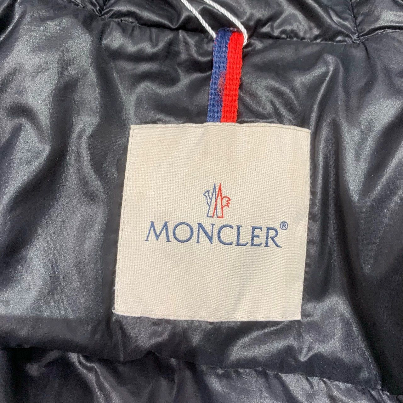 Moncler moncler seritte black short down jacket Size US M / EU 48-50 / 2 - 4 Thumbnail