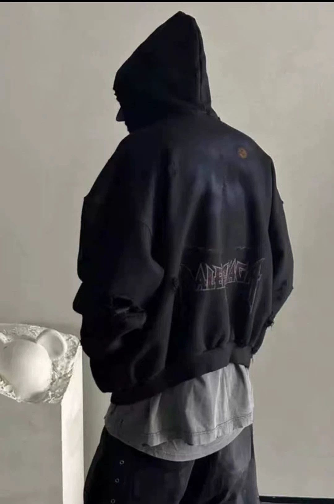 Balenciaga balenciaga paris tower distressed zip jacket Size US M / EU 48-50 / 2 - 9 Thumbnail