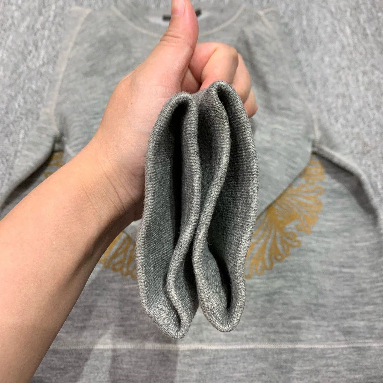 Louis Vuitton louis vuitton gray logo sweatshirt size small Size US S / EU 44-46 / 1 - 9 Thumbnail