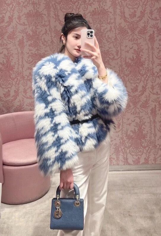 Dior dior dyed fox fur coat, size 34 Size XS / US 0-2 / IT 36-38 - 4 Thumbnail