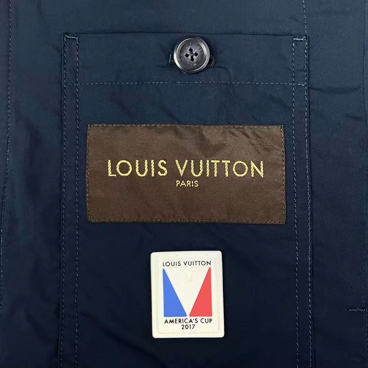 Louis Vuitton Louis Vuitton Deep Blue Logo Hooded Jacket Size US L / EU 52-54 / 3 - 5 Thumbnail