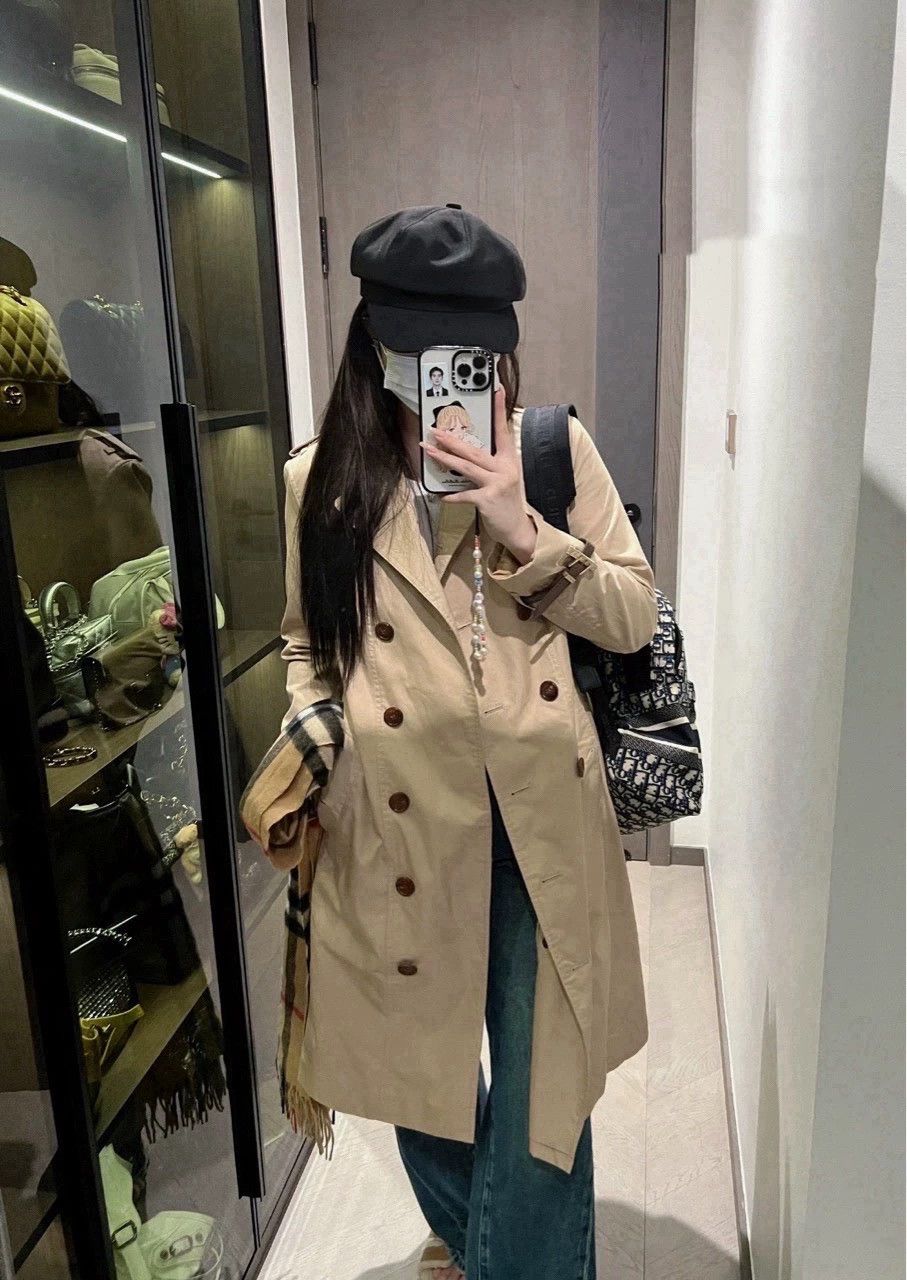 Burberry beige double-breasted trench coat by Burberry Size XS / US 0-2 / IT 36-38 - 9 Thumbnail