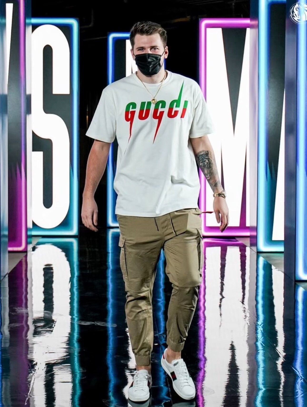 Gucci gucci lightning logo short sleeve t-shirt Size US L / EU 52-54 / 3 - 9 Thumbnail