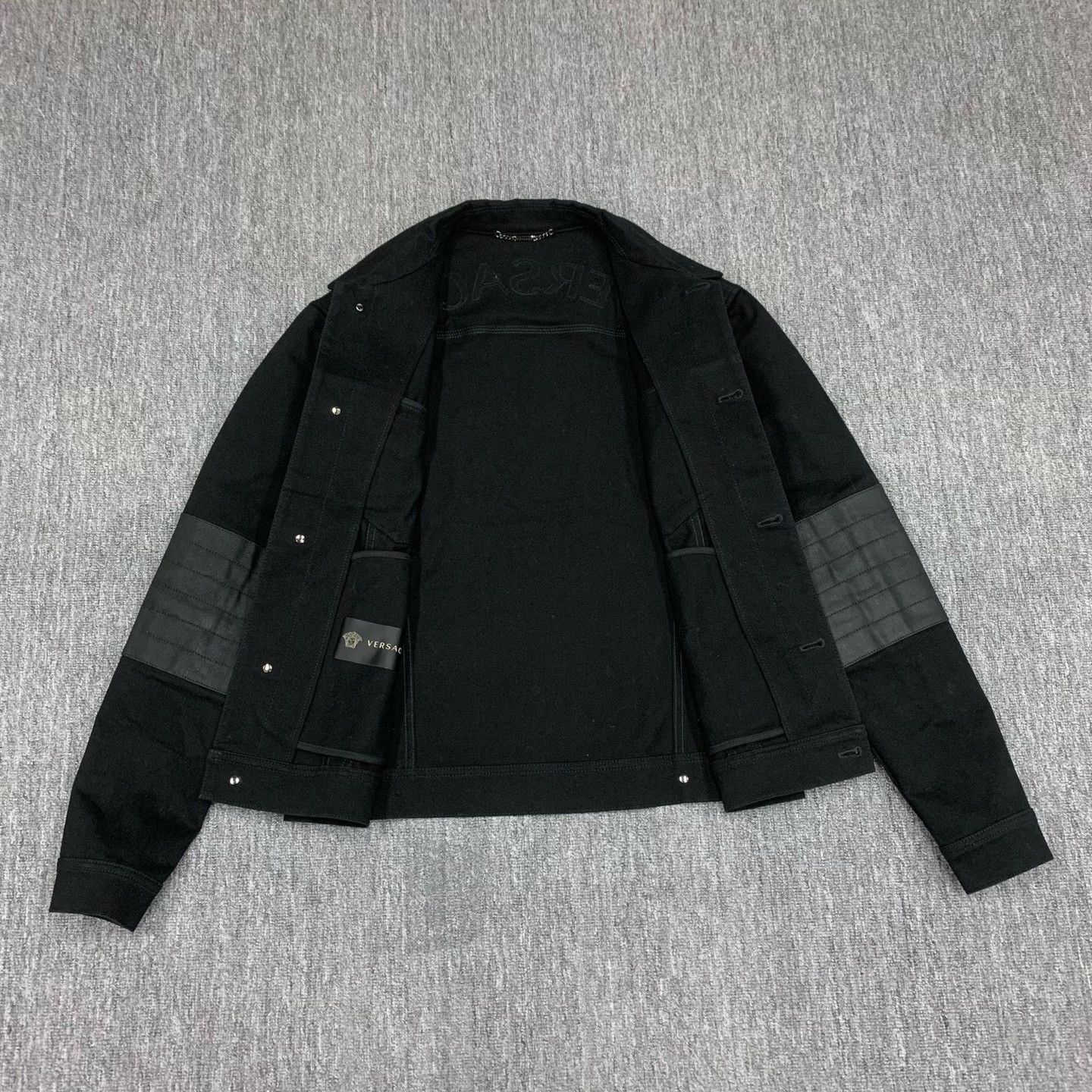 Versace versace black embroidered denim jacket for men Size US M / EU 48-50 / 2 - 6 Thumbnail