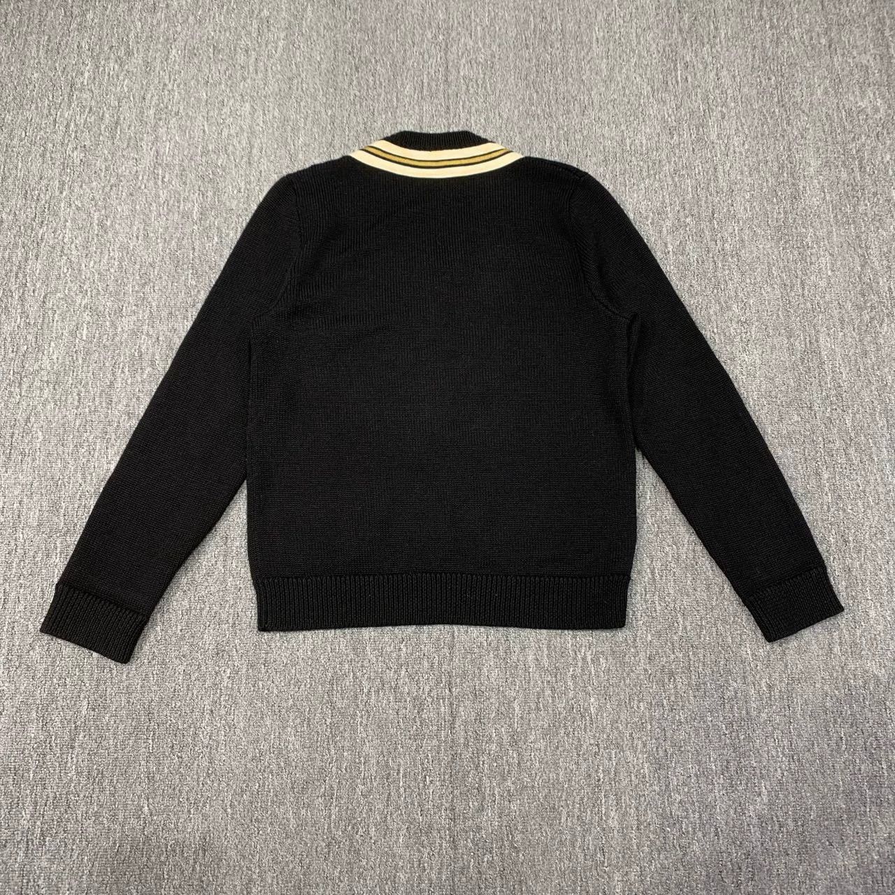 Gucci gucci v-neck knit sweater with bee emblem Size S / US 4 / IT 40 - 2 Thumbnail
