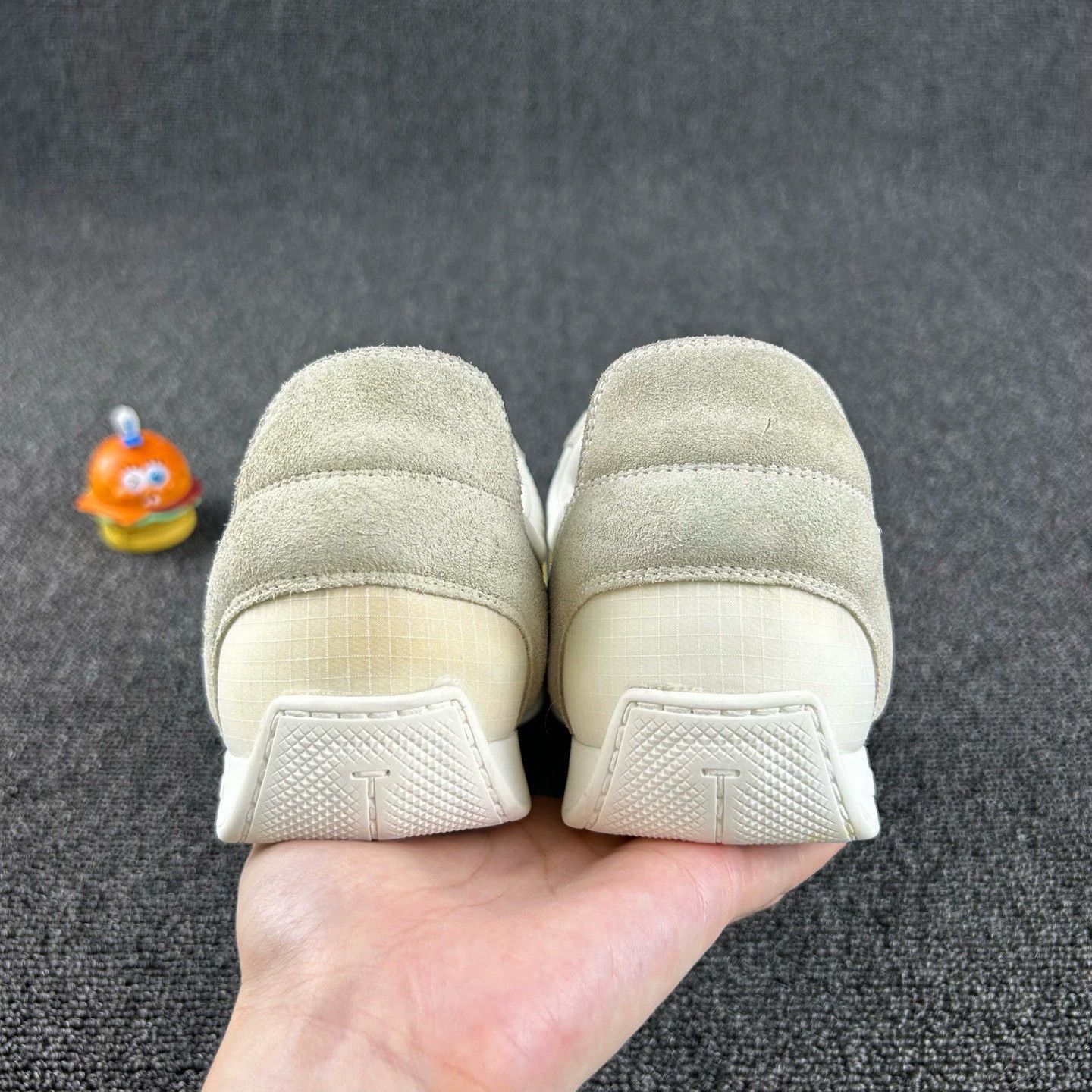Louis Vuitton louis vuitton white casual sneakers size 40 Size US 7.5 / EU 40-41 - 5 Thumbnail