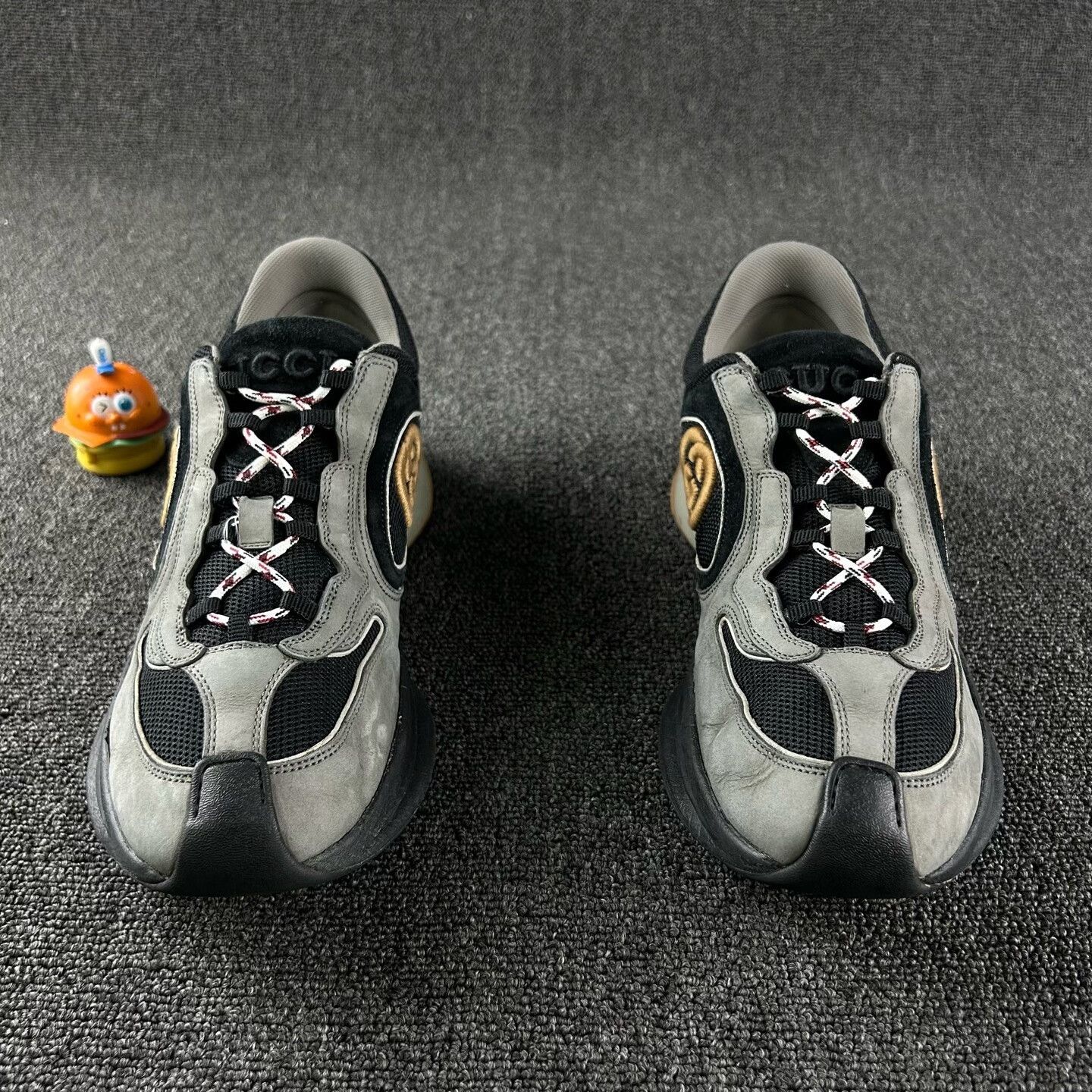 Gucci gucci run sneakers with classic logo design Size US 10 / EU 43 - 2 Thumbnail
