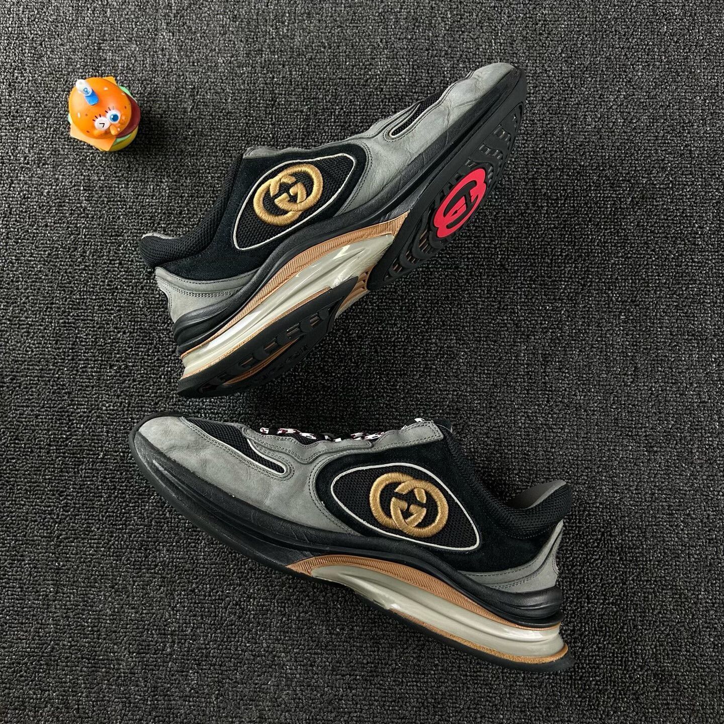 Gucci gucci run sneakers with classic logo design Size US 10 / EU 43 - 3 Thumbnail