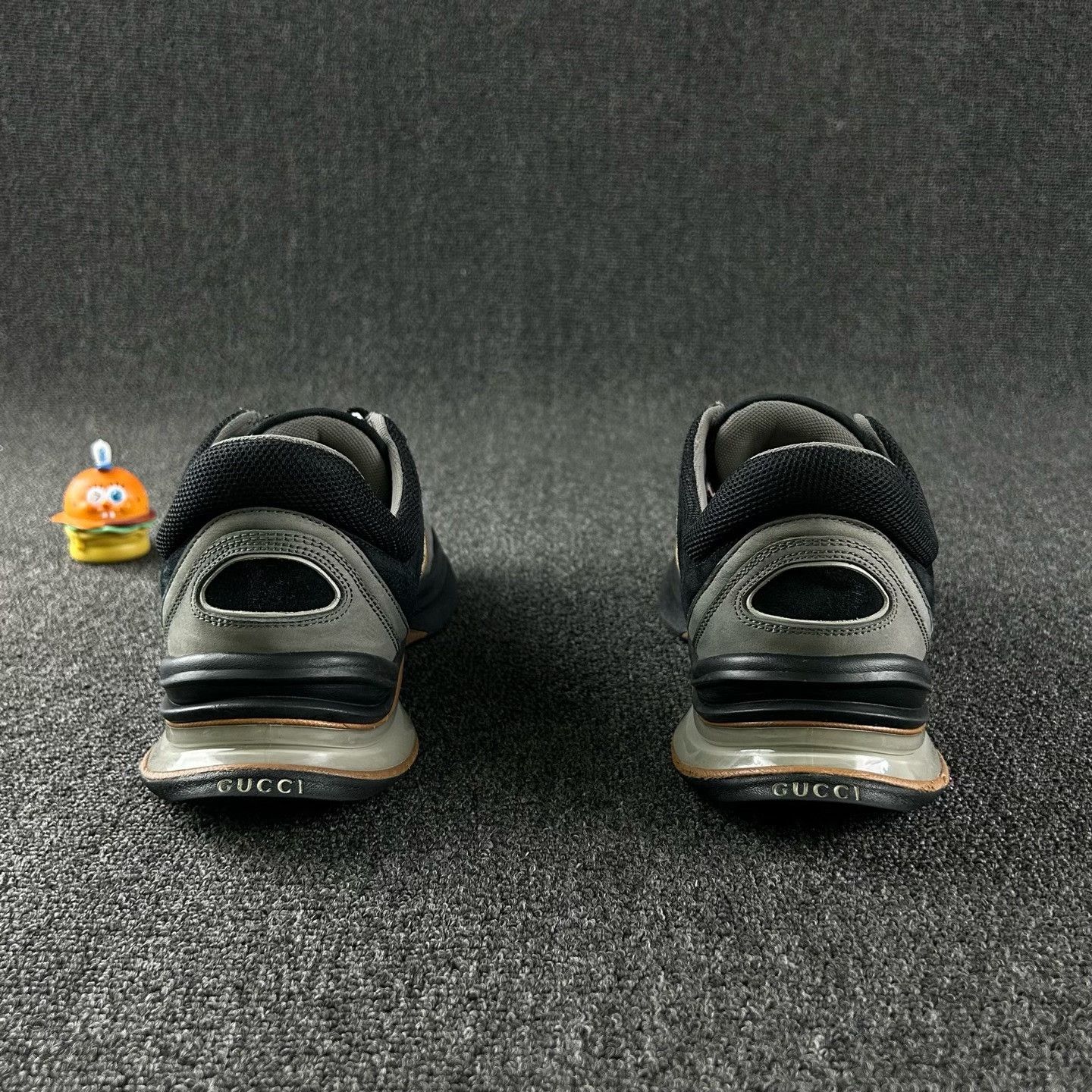 Gucci gucci run sneakers with classic logo design Size US 10 / EU 43 - 5 Thumbnail