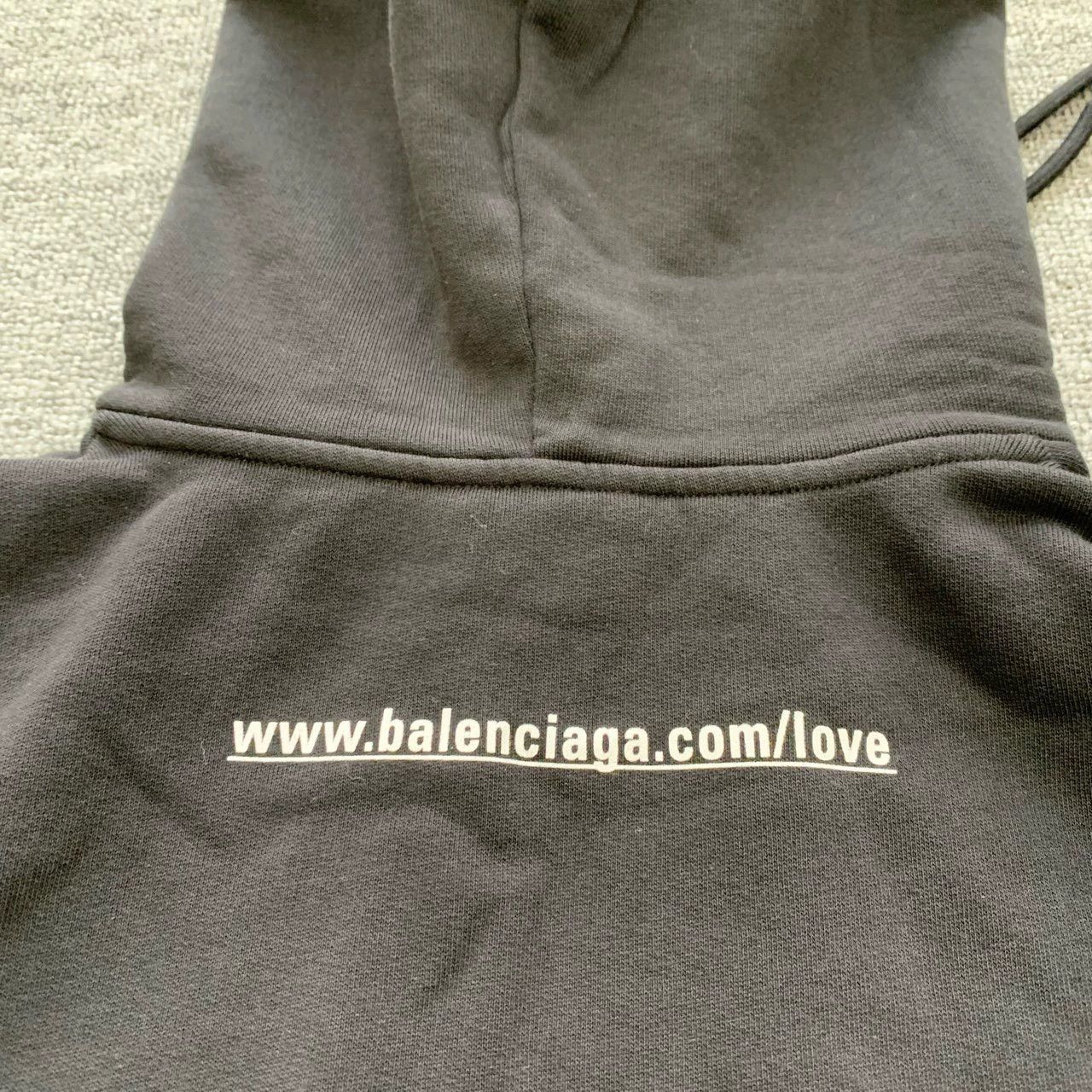 Balenciaga black valenciaga heart graphic hoodie sweatshirt Size US S / EU 44-46 / 1 - 8 Thumbnail