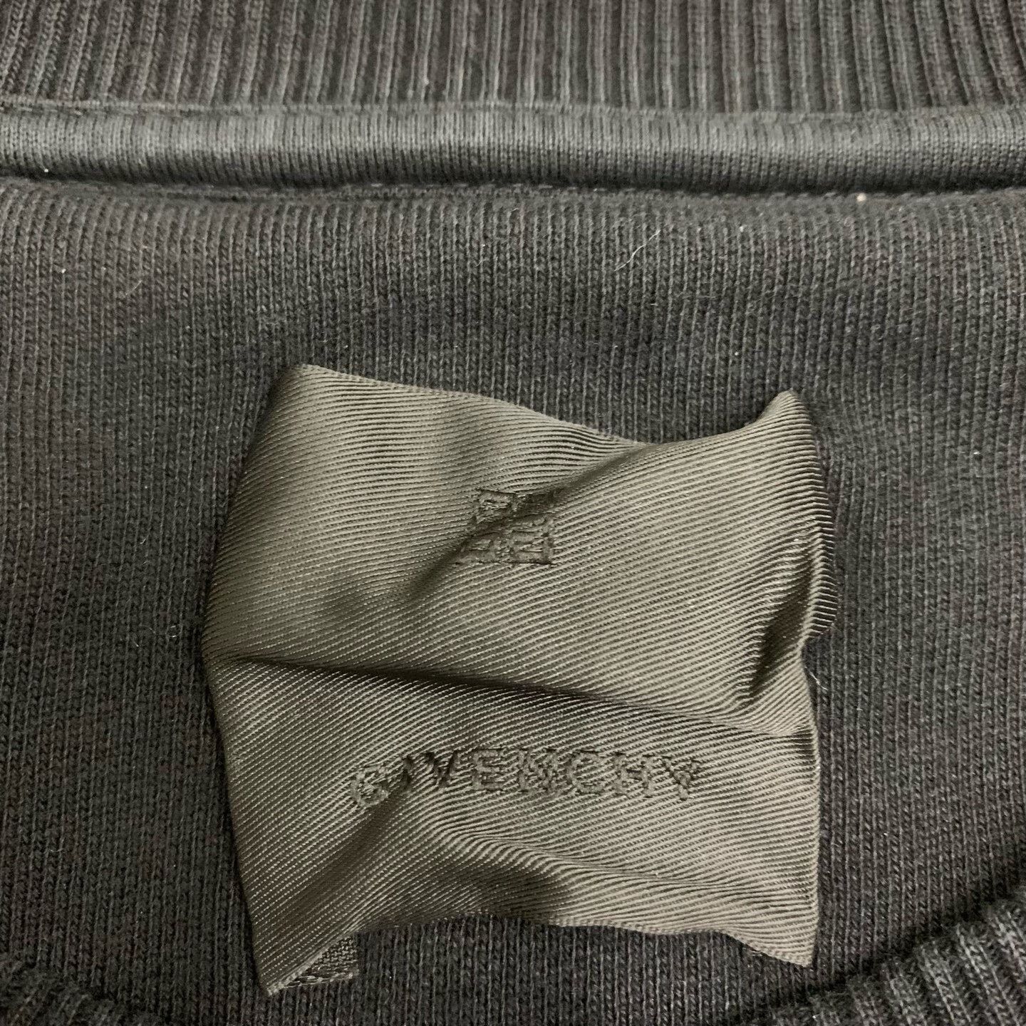 Givenchy givenchy black sweatshirt with large logo Size US M / EU 48-50 / 2 - 6 Thumbnail