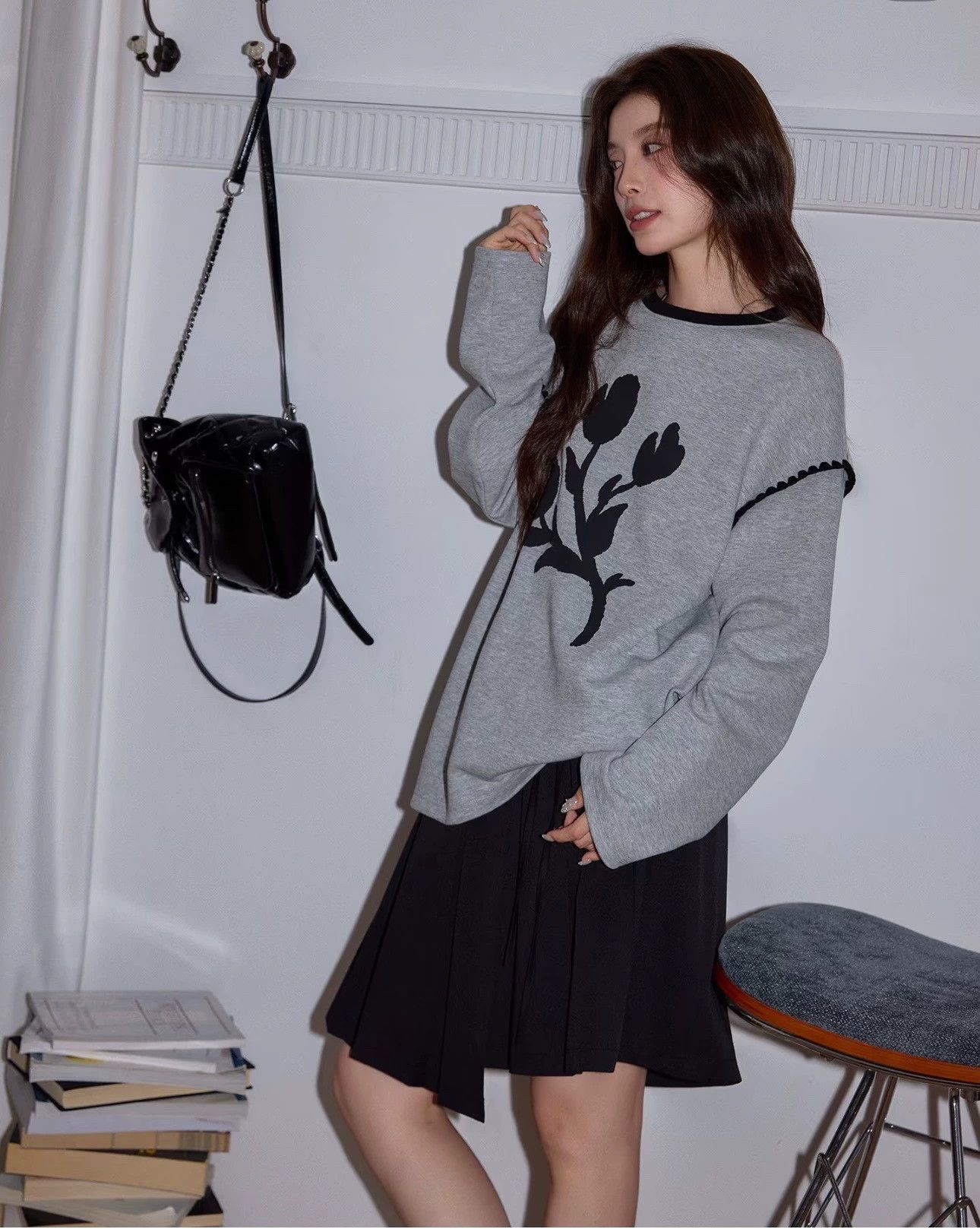 Gucci gray snake logo embroidered sweatshirt Size US S / EU 44-46 / 1 - 9 Thumbnail
