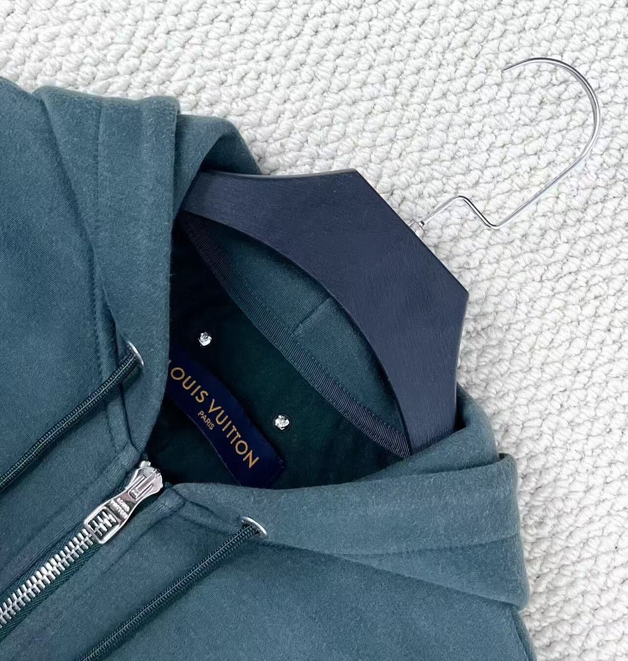 Louis Vuitton louis vuitton green zip-up hoodie Size US S / EU 44-46 / 1 - 3 Thumbnail