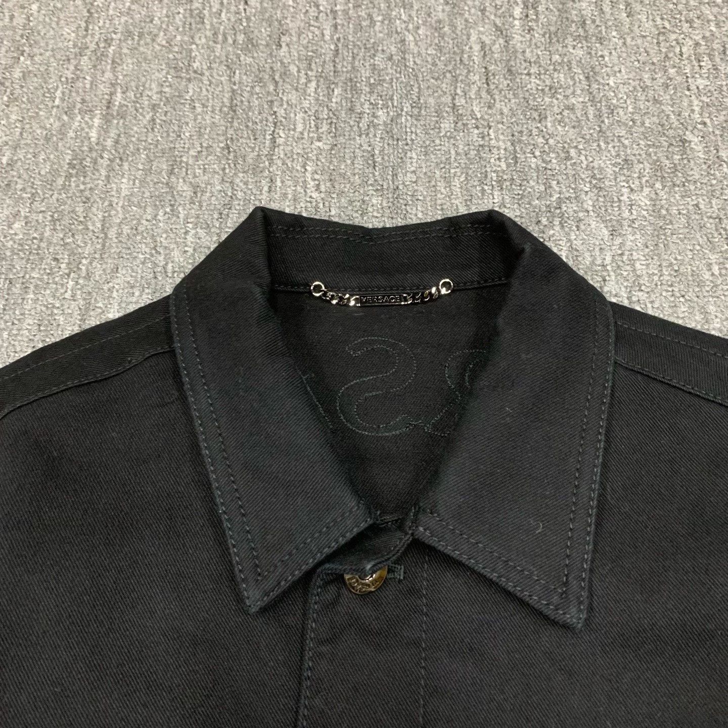 Versace black short denim jacket with logo Size US M / EU 48-50 / 2 - 8 Thumbnail