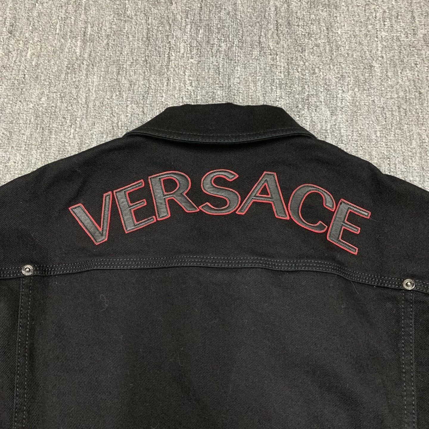 Versace black short denim jacket with logo Size US M / EU 48-50 / 2 - 7 Thumbnail