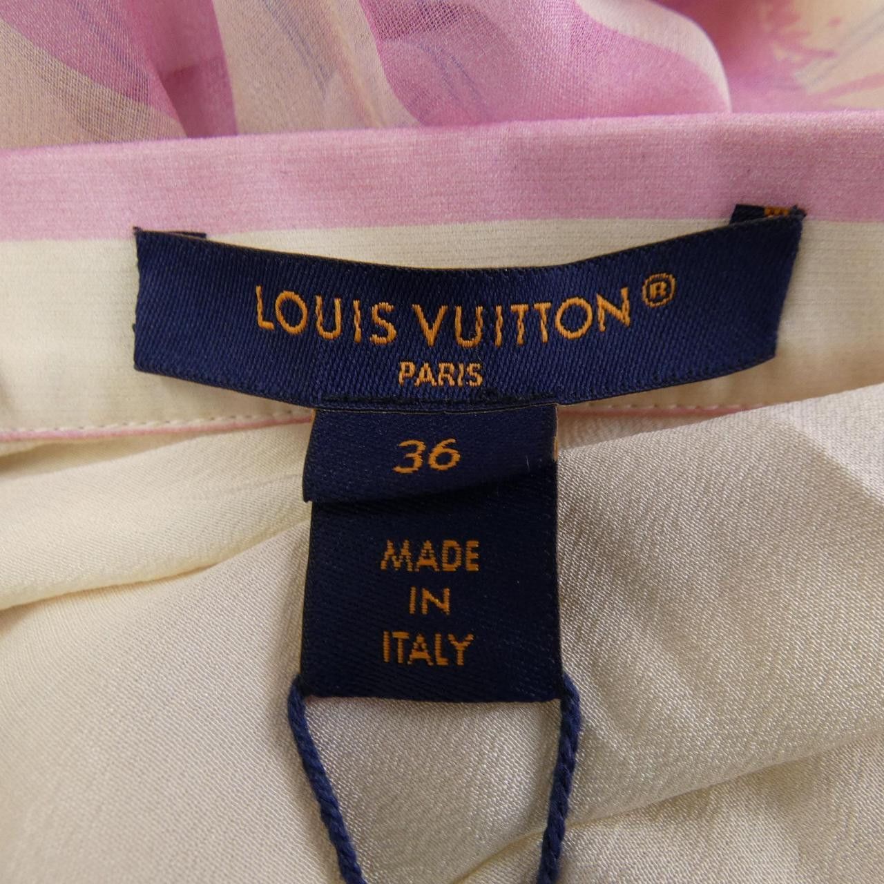 Louis Vuitton Louis Vuitton Louis Vuitton Silk Skirt Others Skirts FQJX21KQX DUTY FREE for USA Size ONE SIZE - 4 Thumbnail