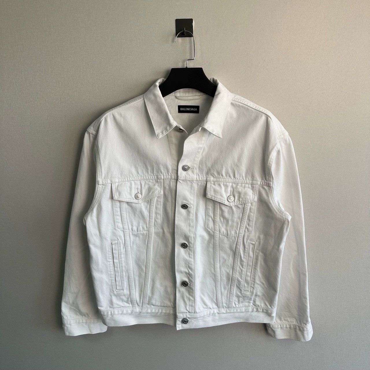 Balenciaga balenciaga white denim jacket with logo Size US L / EU 52-54 / 3 - 2 Thumbnail