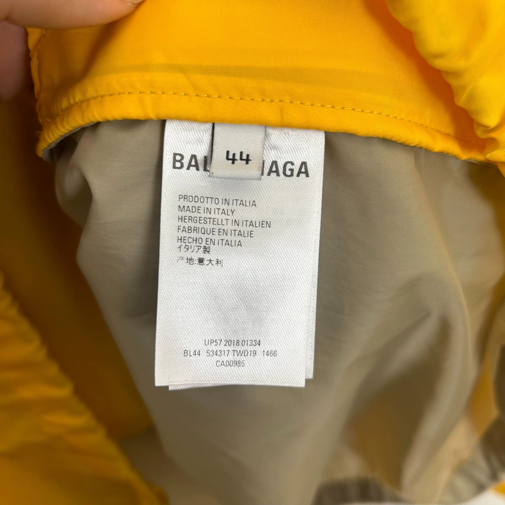 Balenciaga balenciaga black yellow logo rain jacket Size US L / EU 52-54 / 3 - 4 Thumbnail