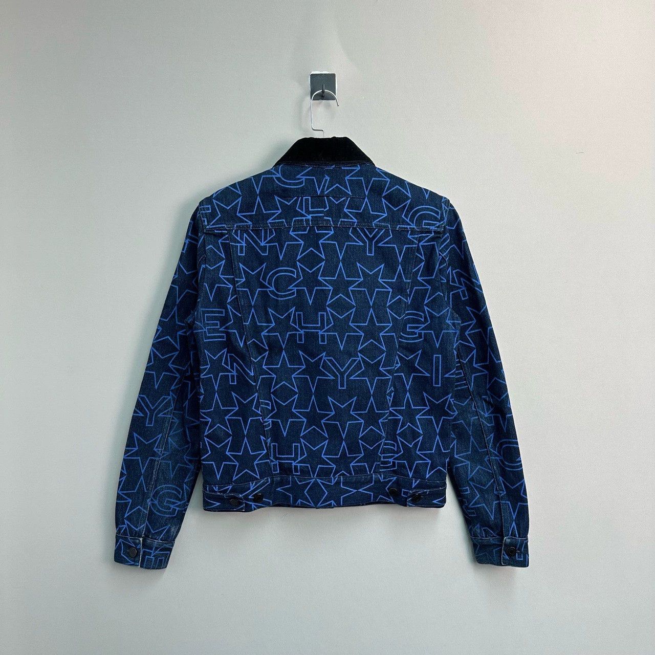 Givenchy Givenchy Star Print Denim Jacket in Blue Size US M / EU 48-50 / 2 - 2 Thumbnail