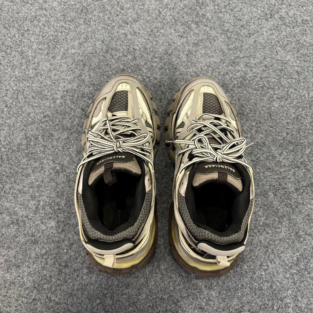 Balenciaga balenciaga gray track sneakers size 41 Size US 9 / EU 42 - 4 Thumbnail