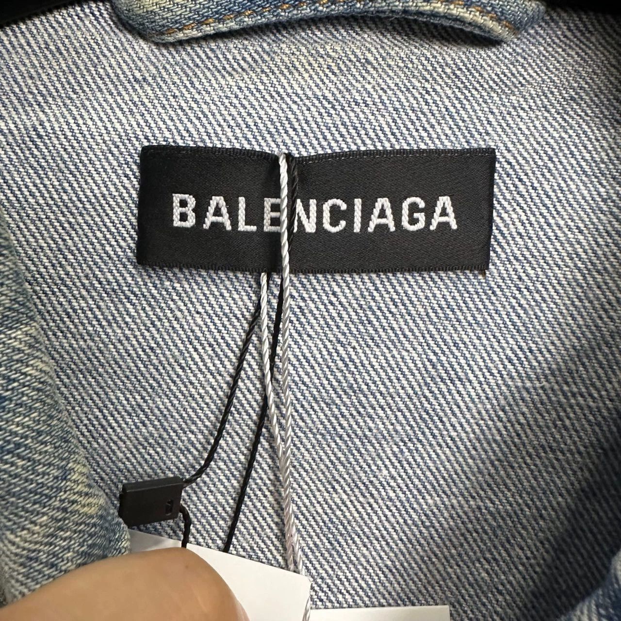 Balenciaga graffiti print denim jacket by balenciaga Size US L / EU 52-54 / 3 - 3 Thumbnail