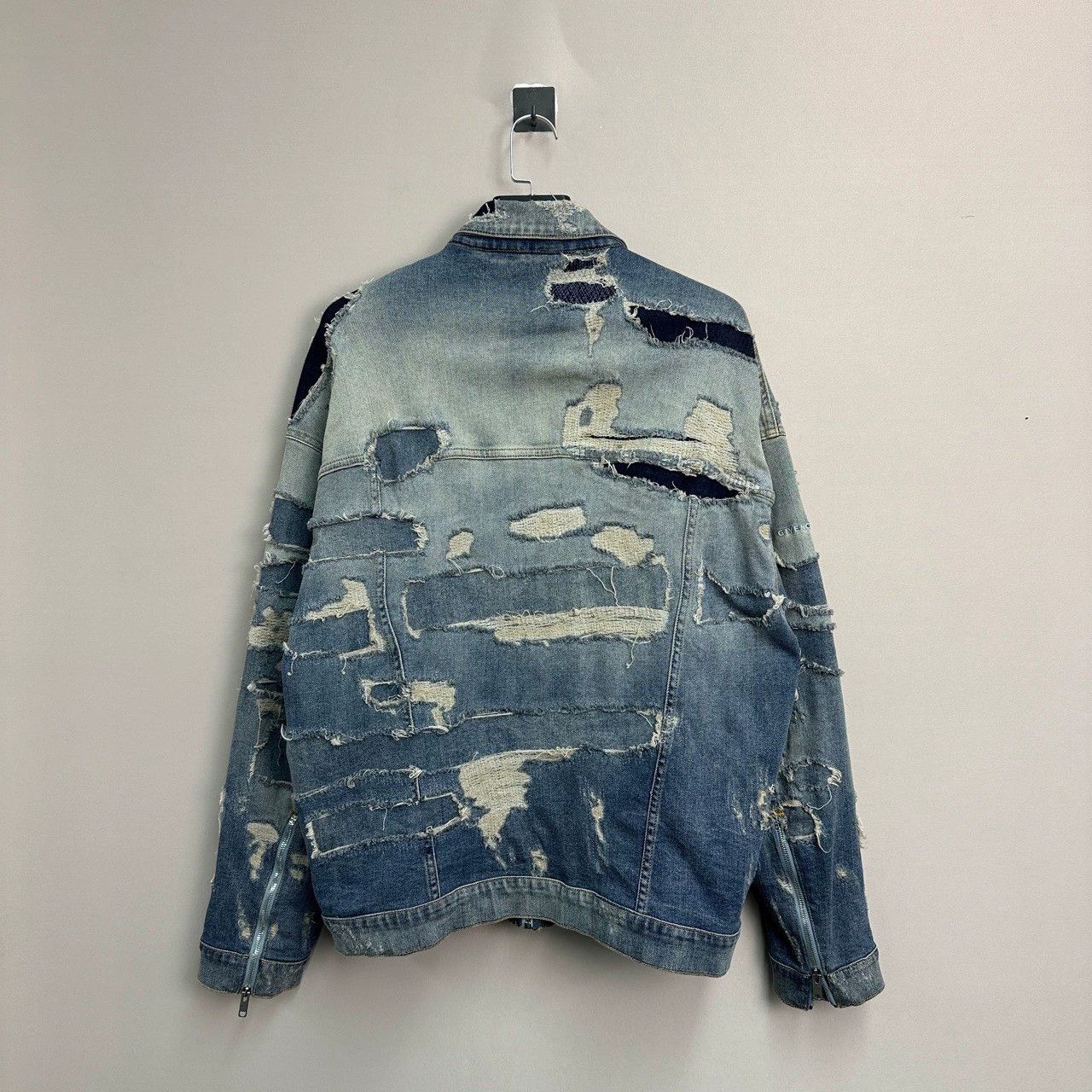 Givenchy givenchy distressed denim jacket size s Size US S / EU 44-46 / 1 - 2 Thumbnail