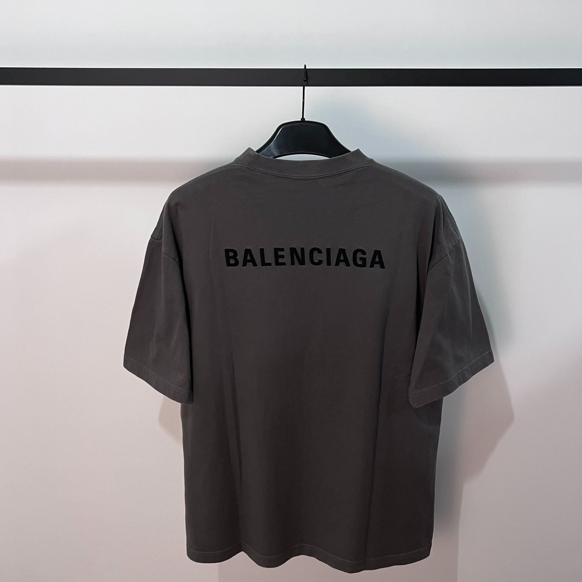 Balenciaga balenciaga gray embroidered short sleeve t-shirt Size US S / EU 44-46 / 1 - 2 Thumbnail