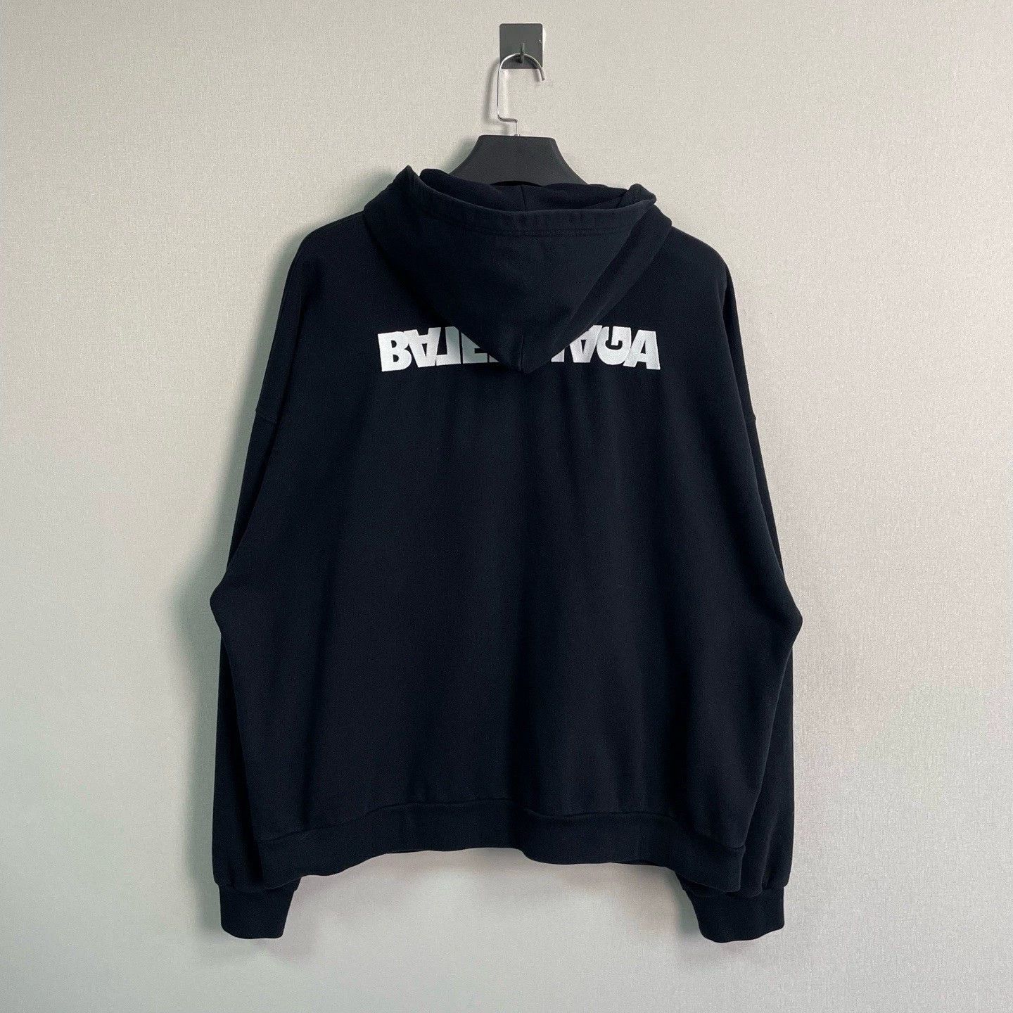 Balenciaga Balenciaga Embroidered Zip-Up Hoodie in Black Size US M / EU 48-50 / 2 - 2 Thumbnail