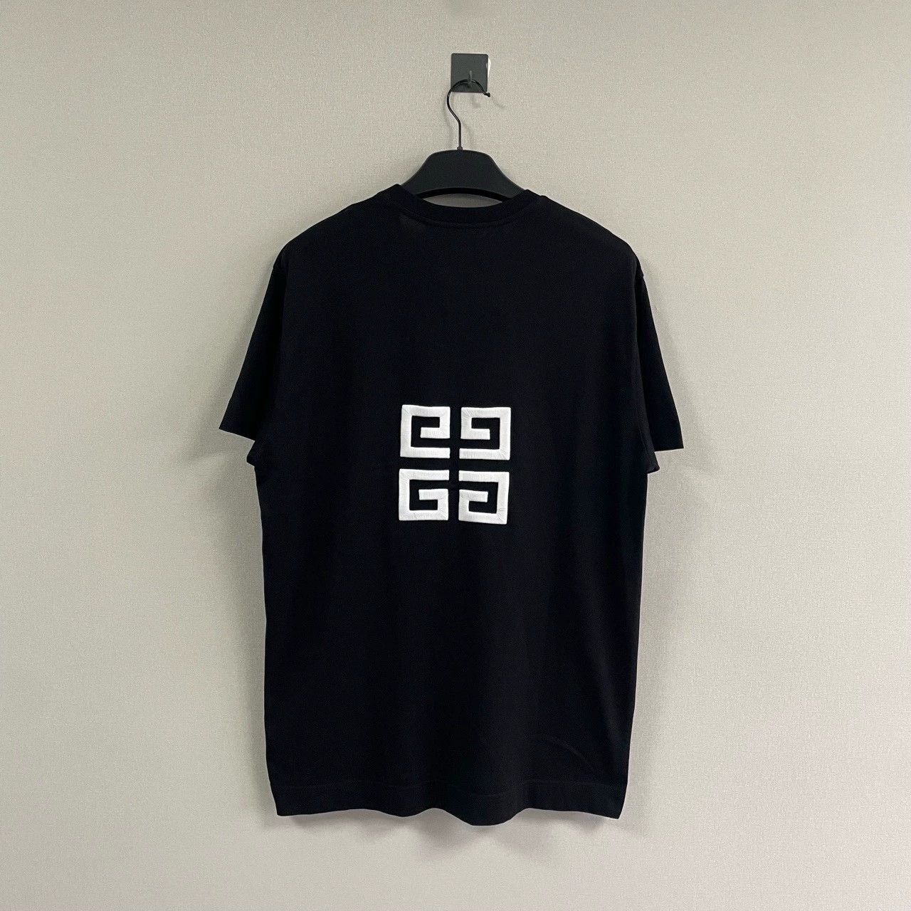 Givenchy givenchy embroidered short sleeve t-shirt Size US S / EU 44-46 / 1 - 2 Thumbnail